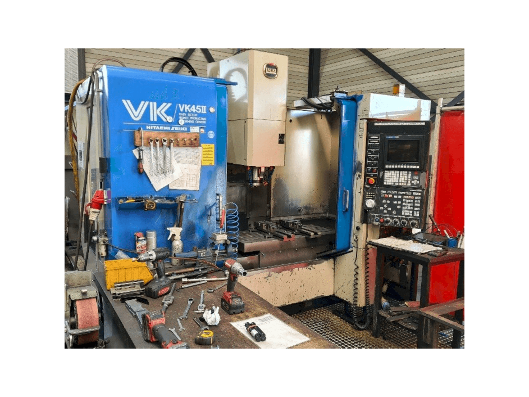 HITACHI SEIKI VK45II Mašinos vaizdas iš priekio