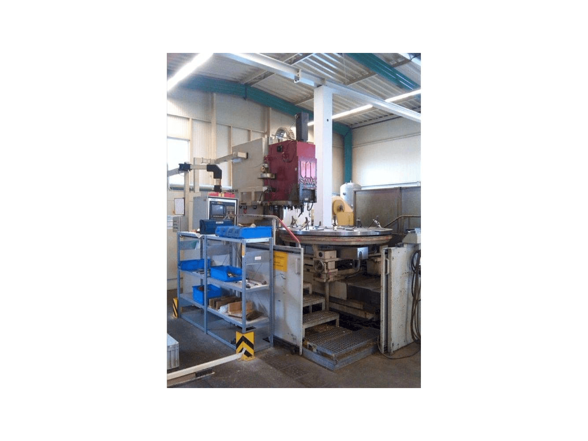 STAMA MC 430- GÜ Mašinos vaizdas iš priekio