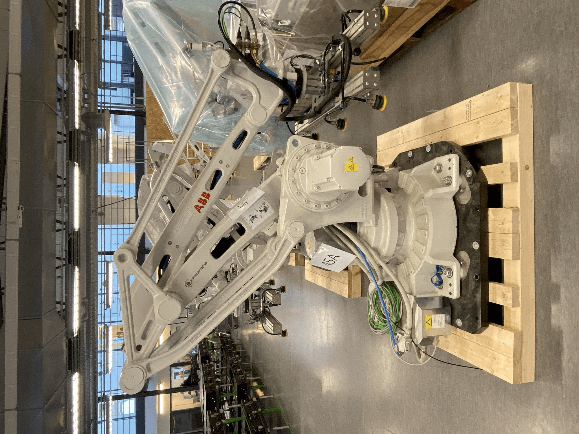 ABB IRB 460-110/2.4 Mašinos vaizdas iš priekio
