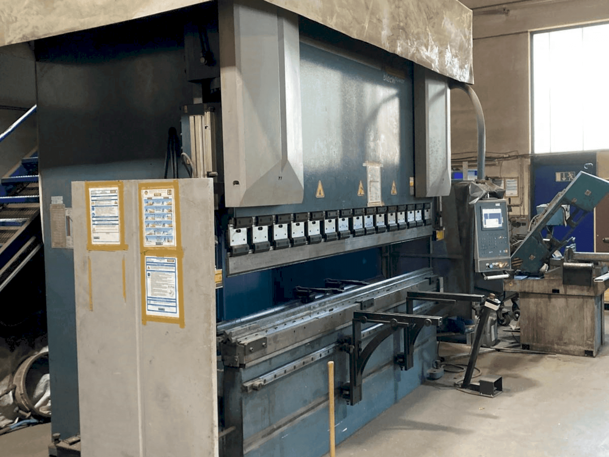 Hesse AD-R30320 Mašinos vaizdas iš priekio