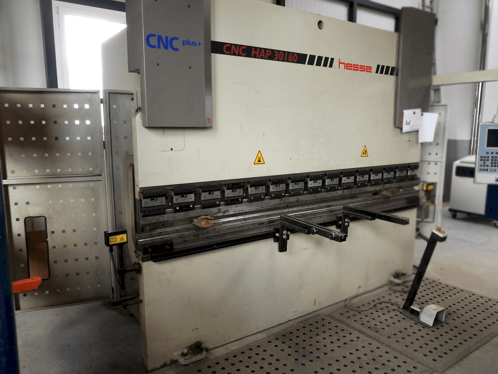 Hesse CNC HAP 30160 Mašinos vaizdas iš priekio
