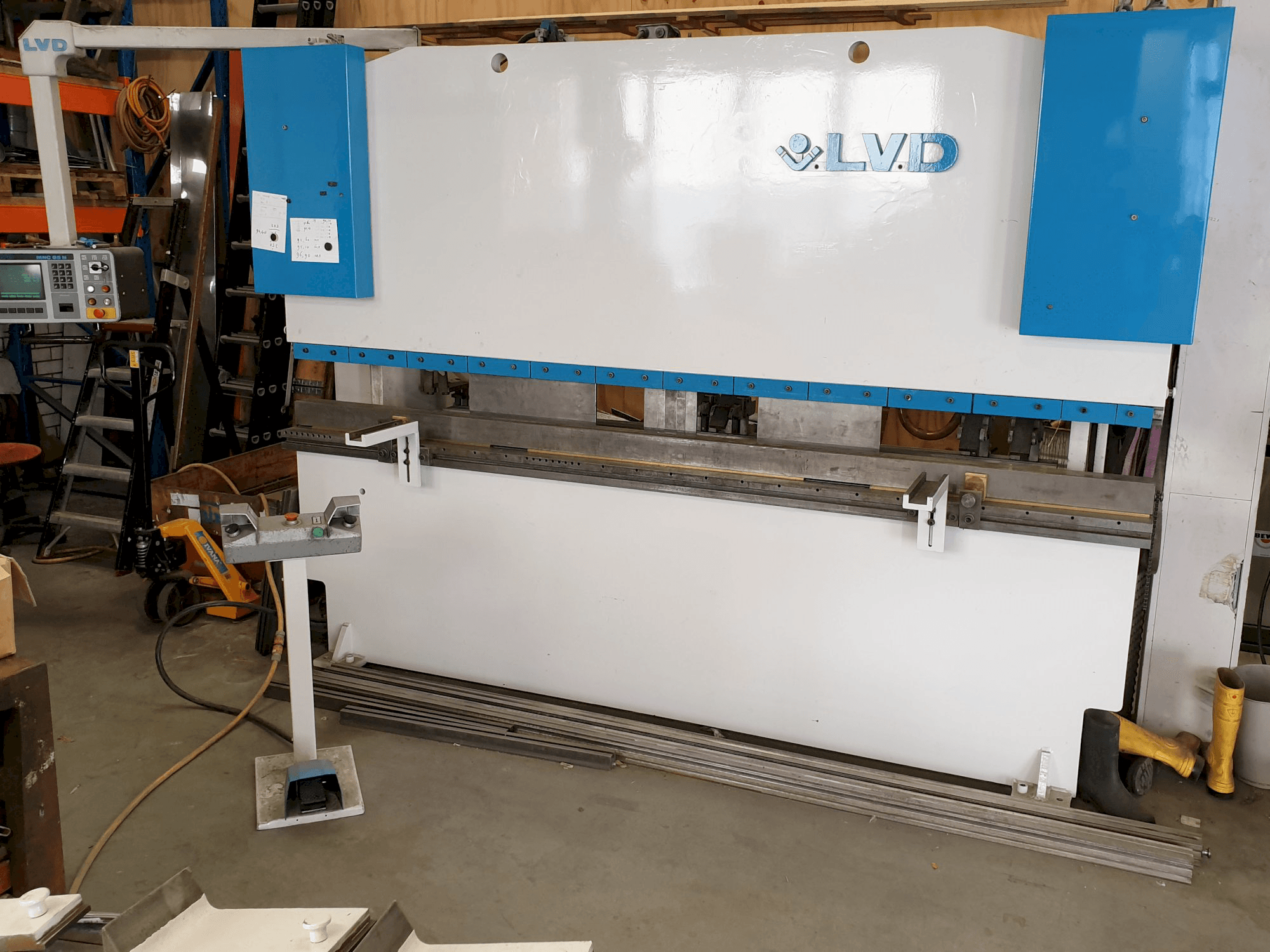 LVD PPI 135/30 Mašinos dešinės pusės vaizdas