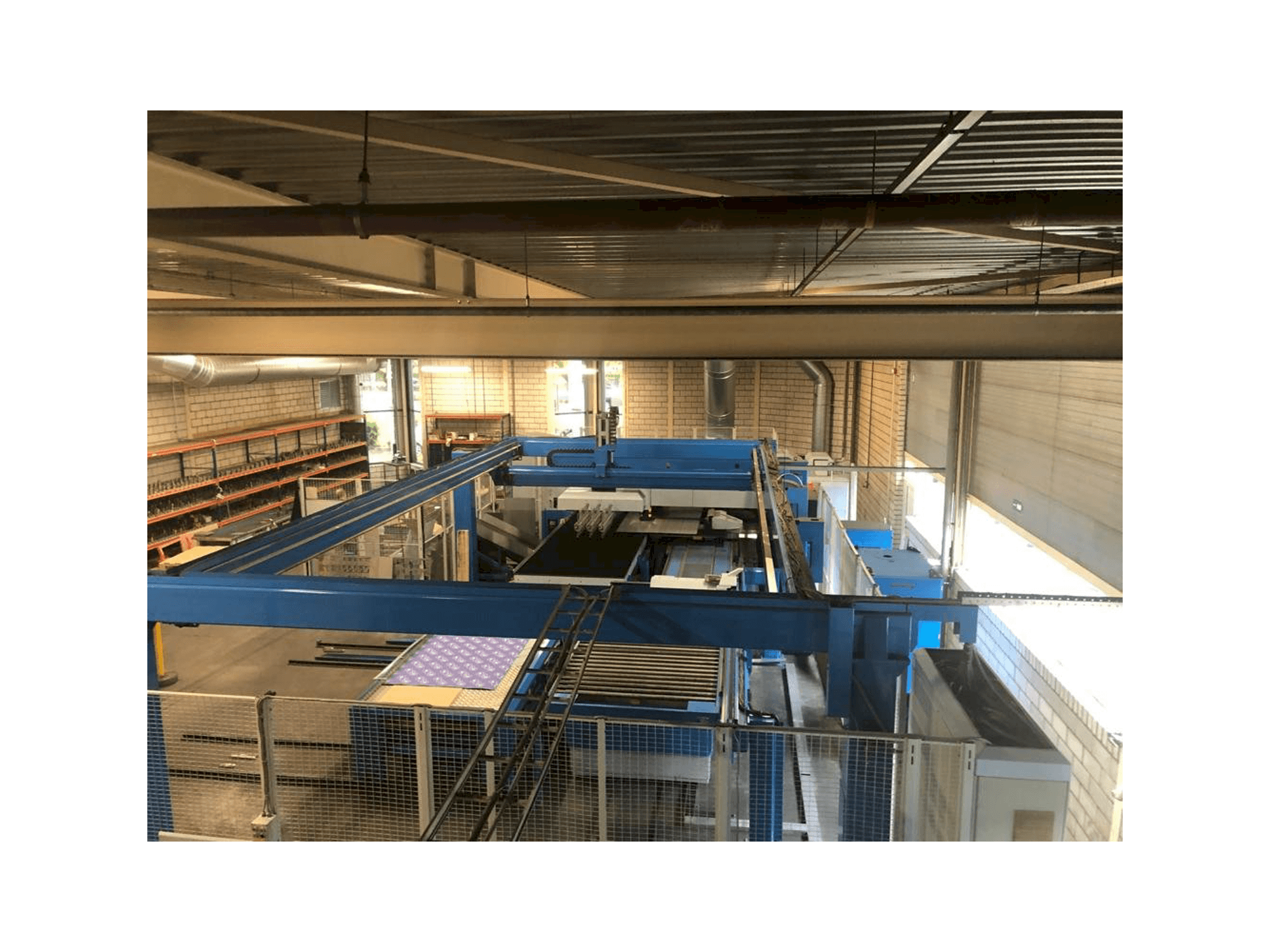 Finn-Power LB 6 UVH Mašinos vaizdas iš priekio