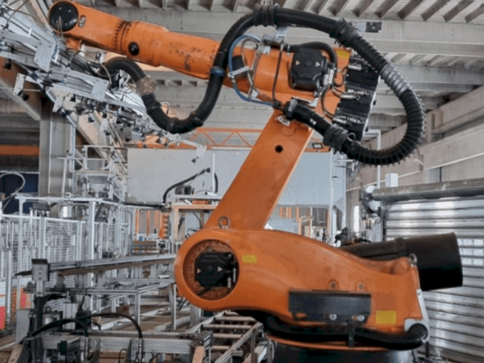 KUKA KR 210 L150-2 Mašinos vaizdas iš priekio