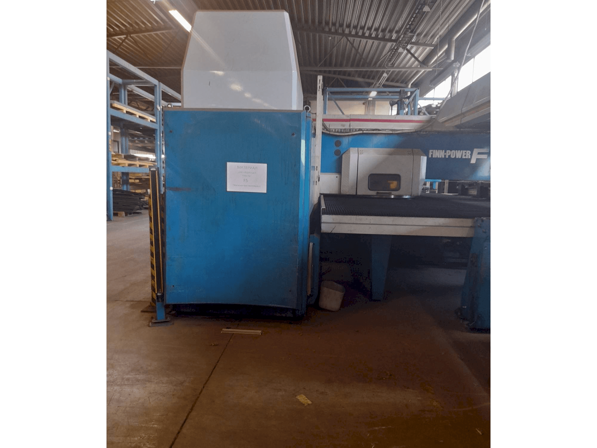 Finn-Power Mašinos vaizdas iš priekio