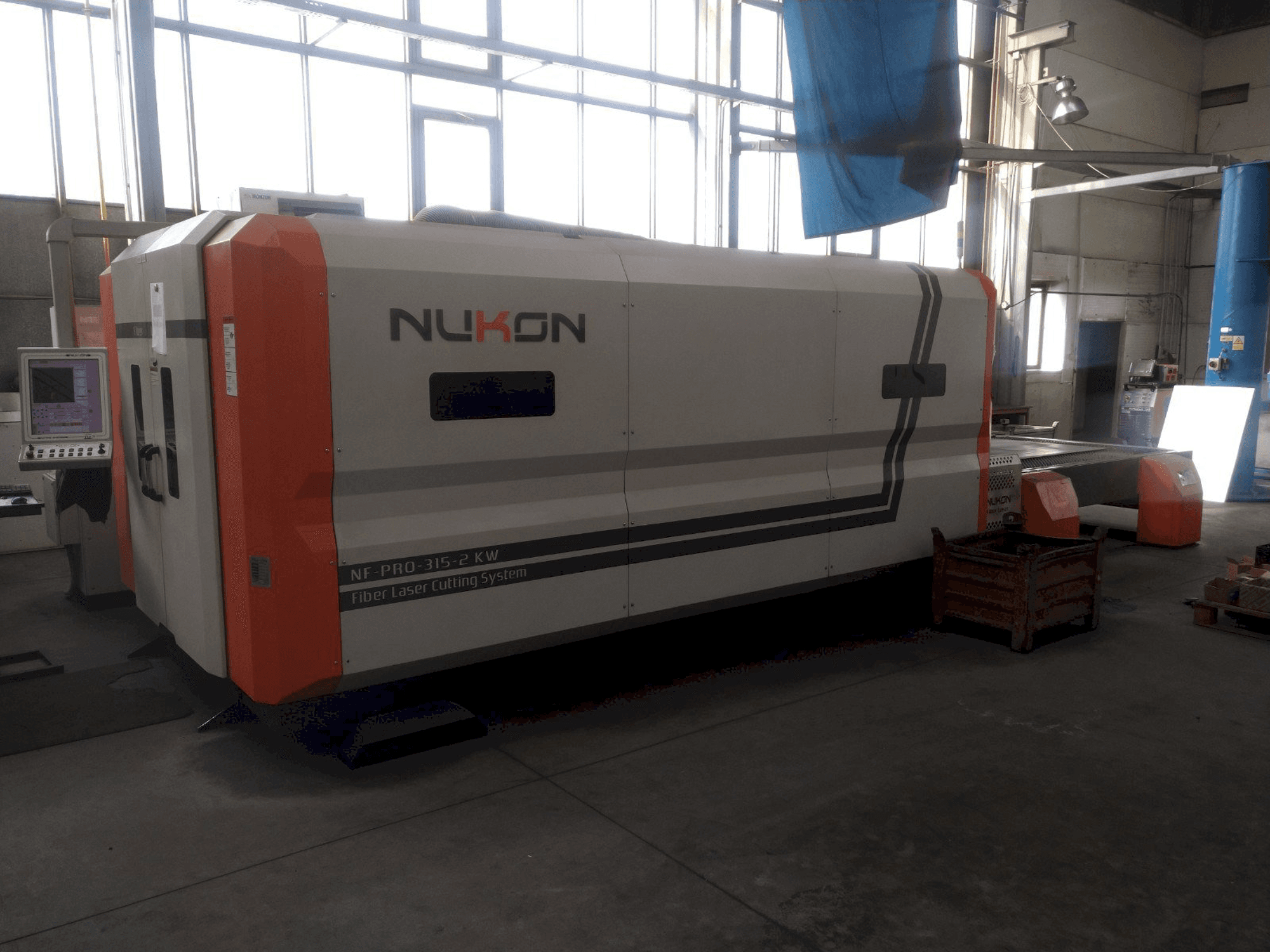 NUKON NF PRO 315 Mašinos vaizdas iš priekio