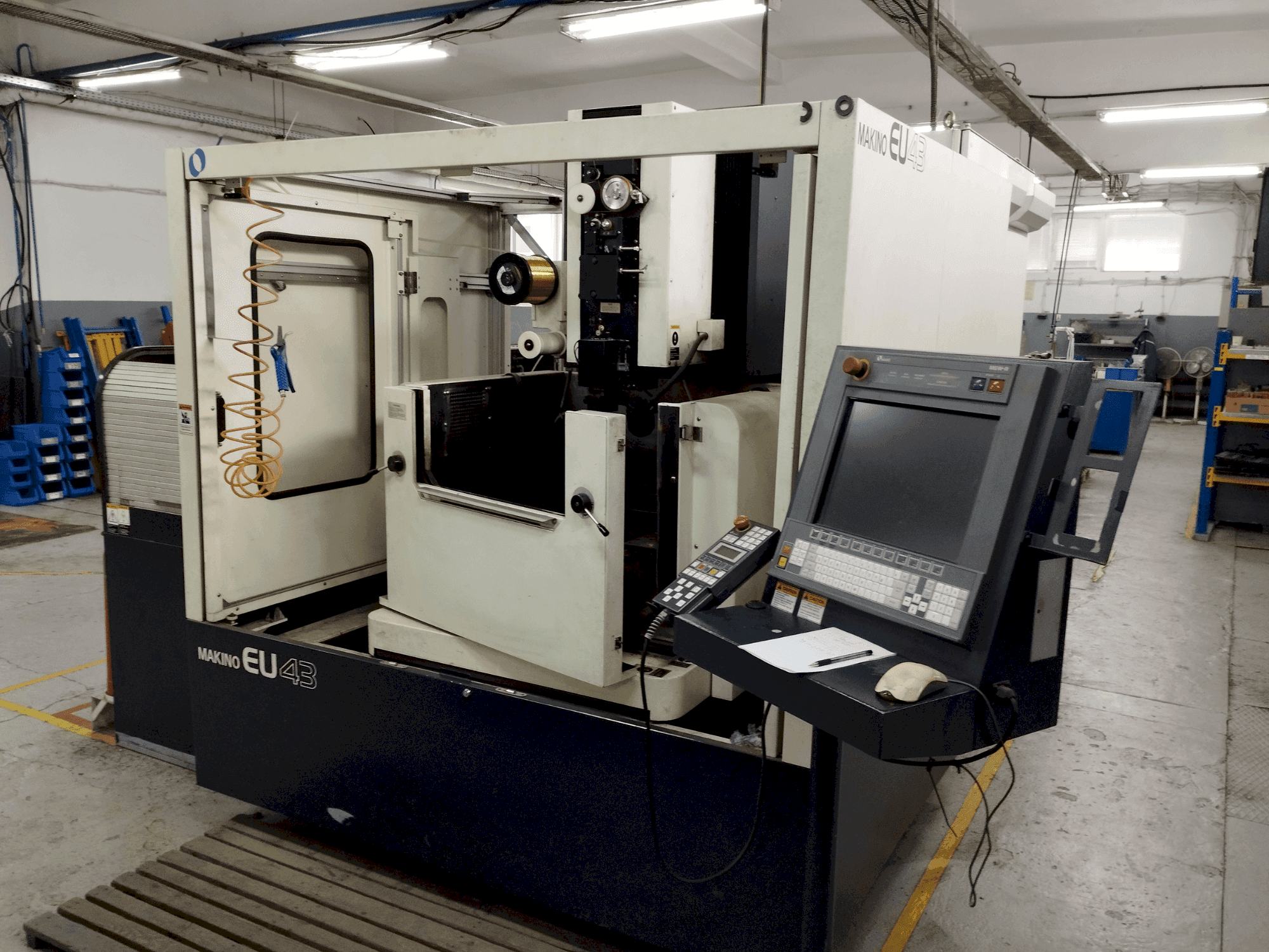 Makino EU43 Mašinos vaizdas iš priekio