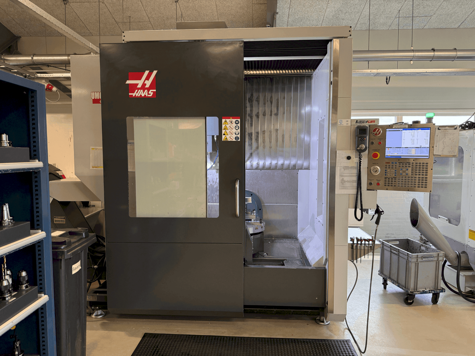 HAAS UMC-750 Mašinos vaizdas iš priekio