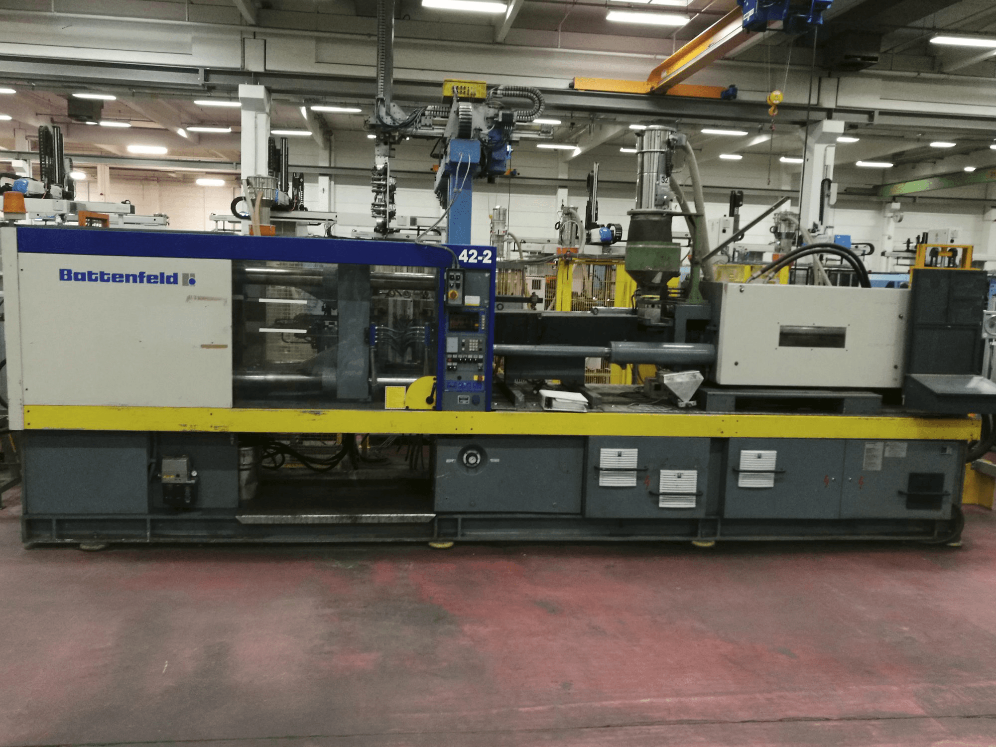 Battenfeld BKT 2500/1400 Mašinos vaizdas iš priekio