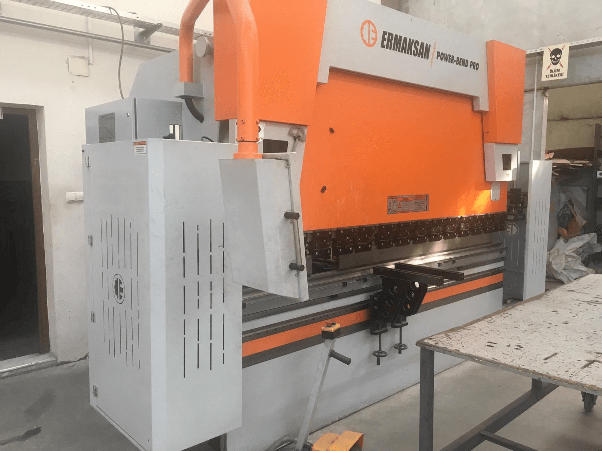 ERMAKSAN Power-Bend Pro 3100x135 Mašinos vaizdas iš priekio