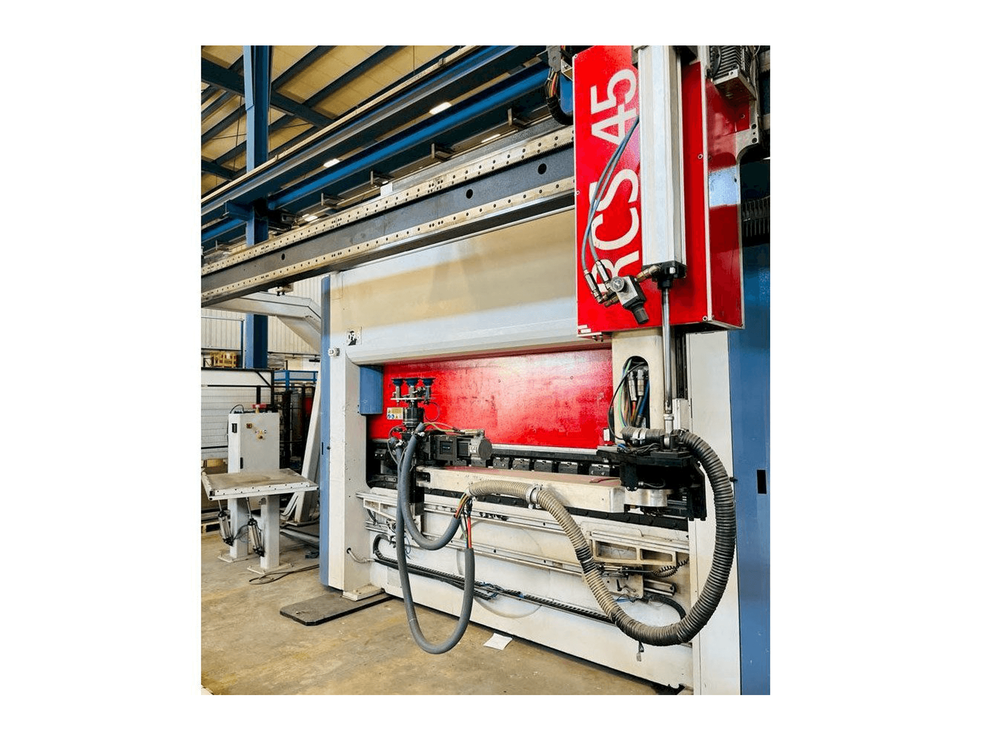 AMADA Flexa 100-30 Schiavi Mašinos vaizdas iš priekio