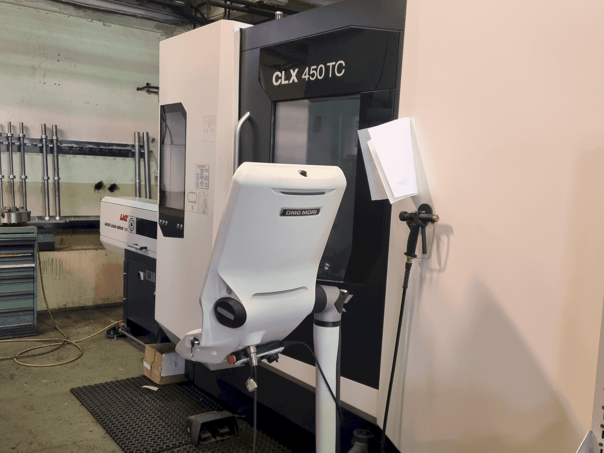 DMG MORI CLX 450 TC Mašinos vaizdas iš priekio