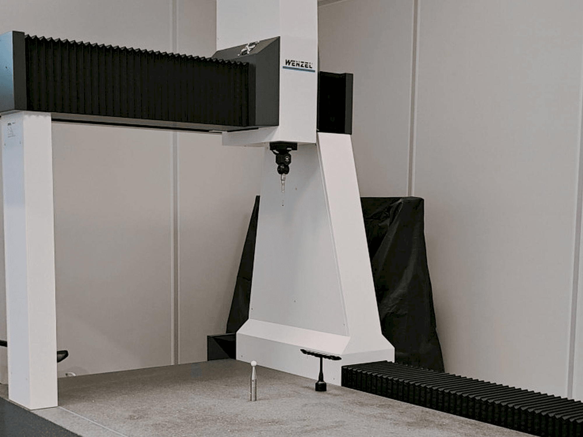 Wenzel LH 1010 Mašinos vaizdas iš priekio