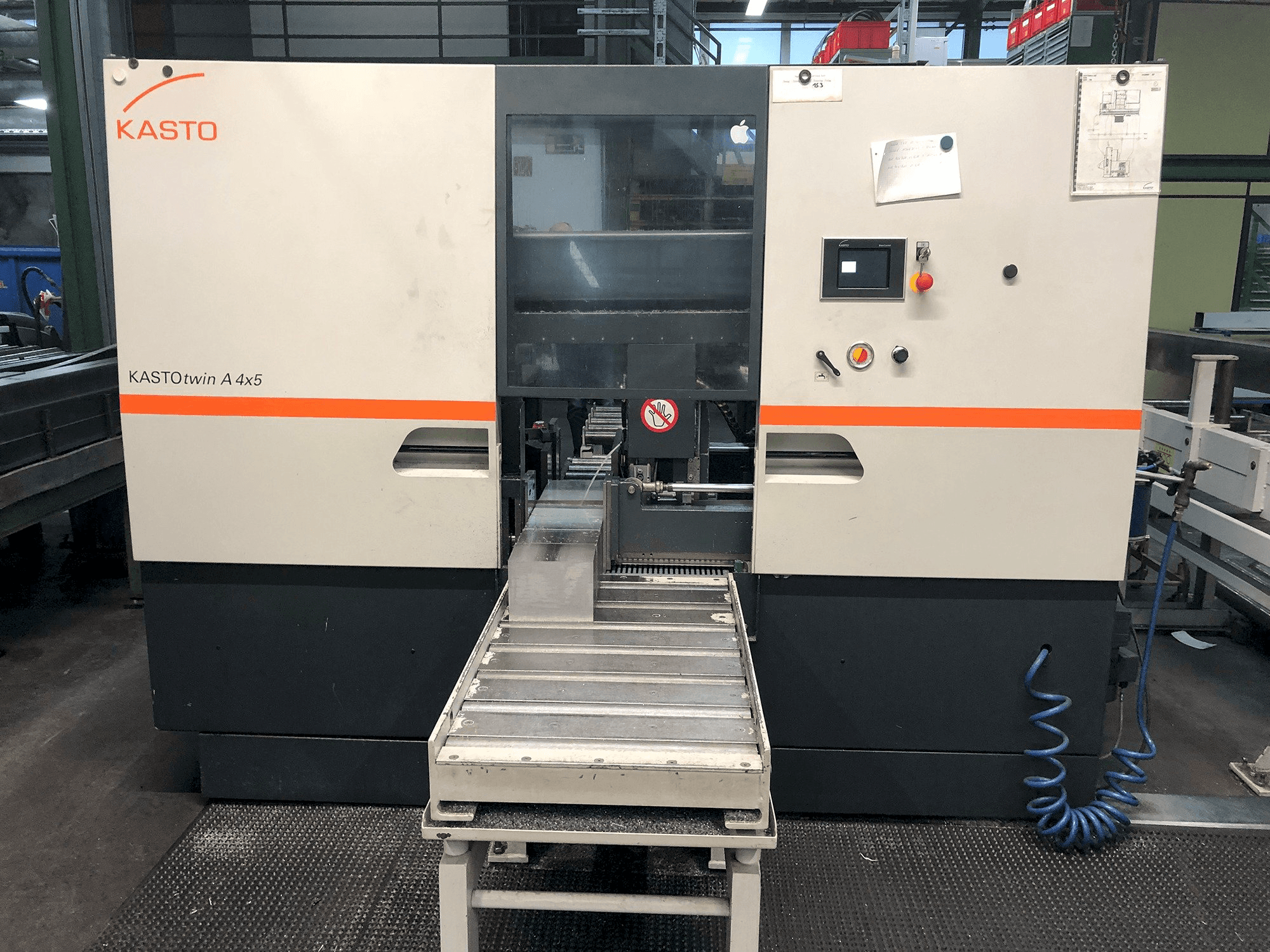 KASTO Twin A4x5 Mašinos vaizdas iš priekio