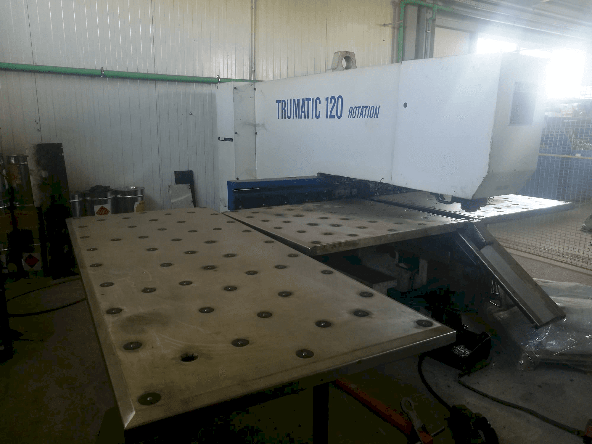 Trumpf Trumatic 120R Mašinos vaizdas iš priekio