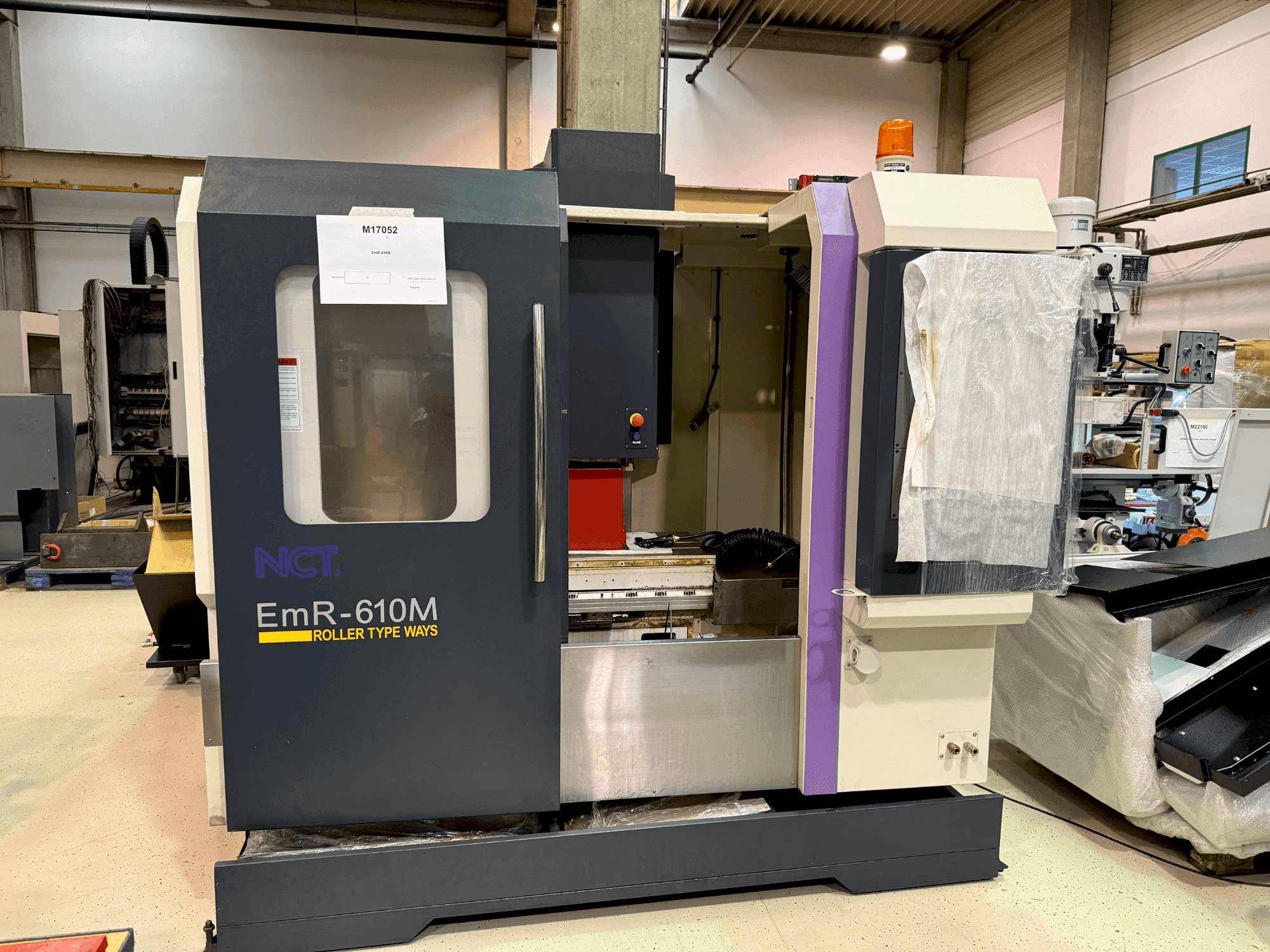 NCT EmR-610M Mašinos vaizdas iš priekio