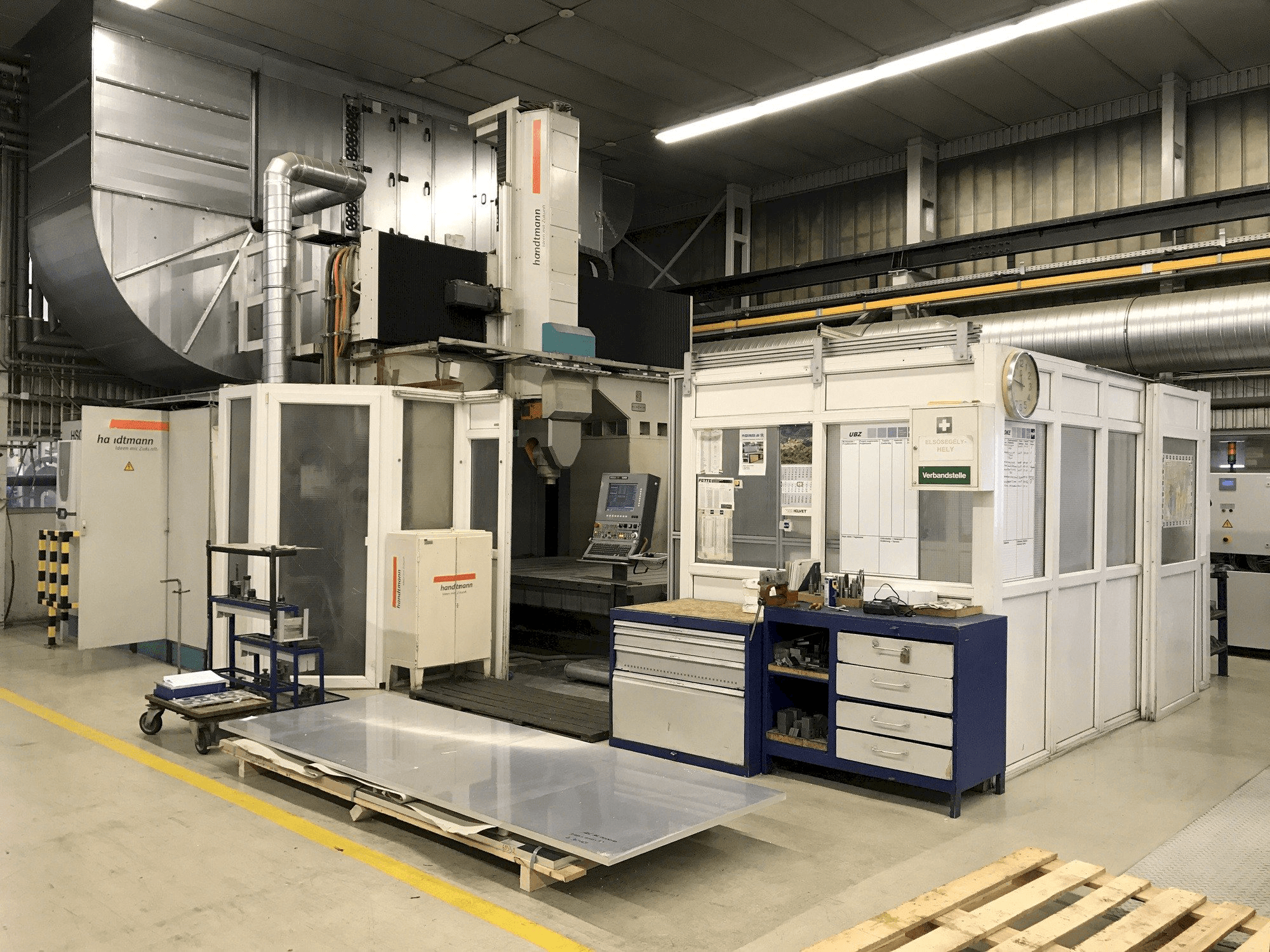 Handtmann UBZ NT 300/200 T2 Mašinos vaizdas iš priekio
