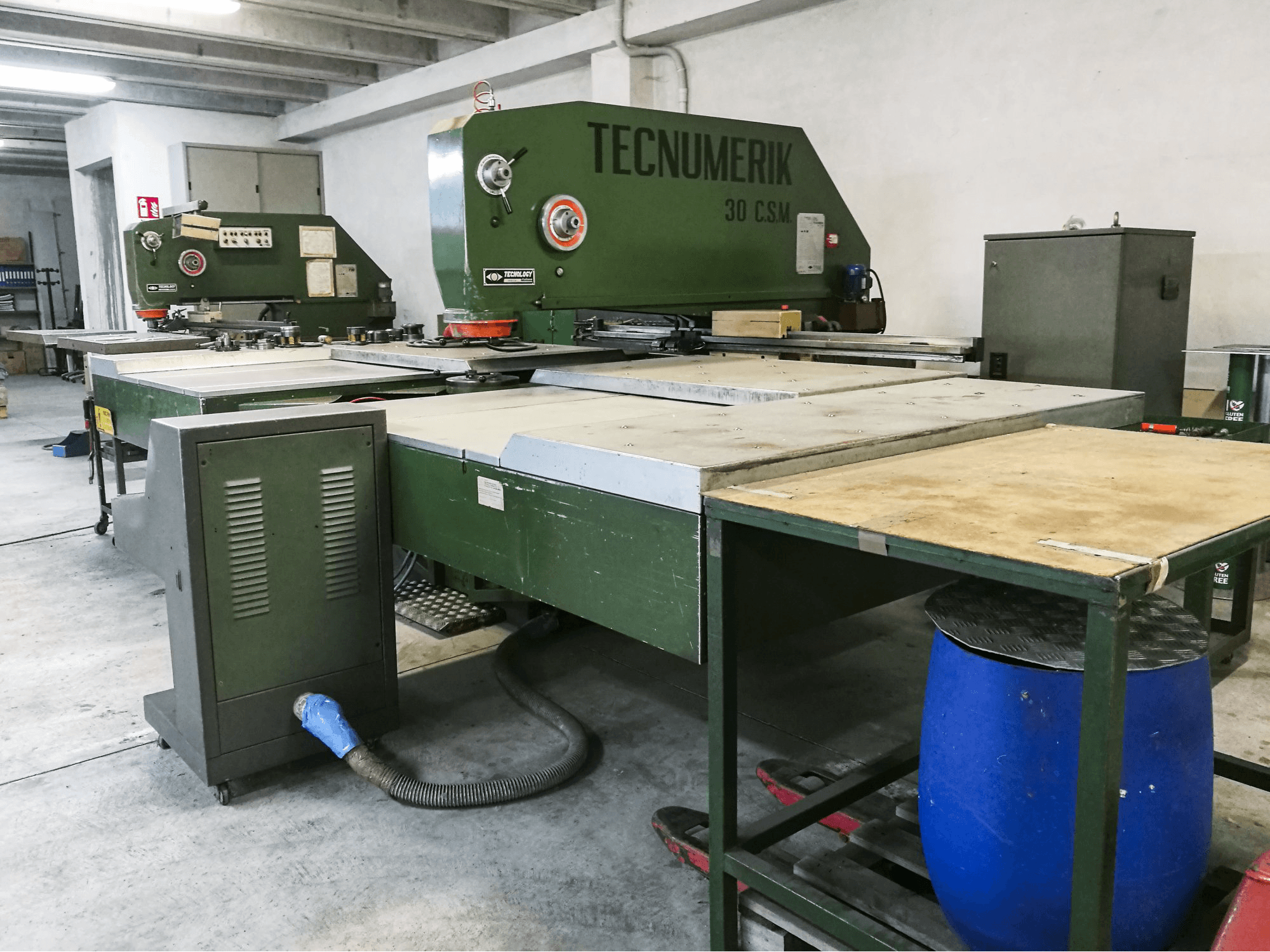 Tecnology Tecnumerik 30 C.S.M. Mašinos dešinės pusės vaizdas