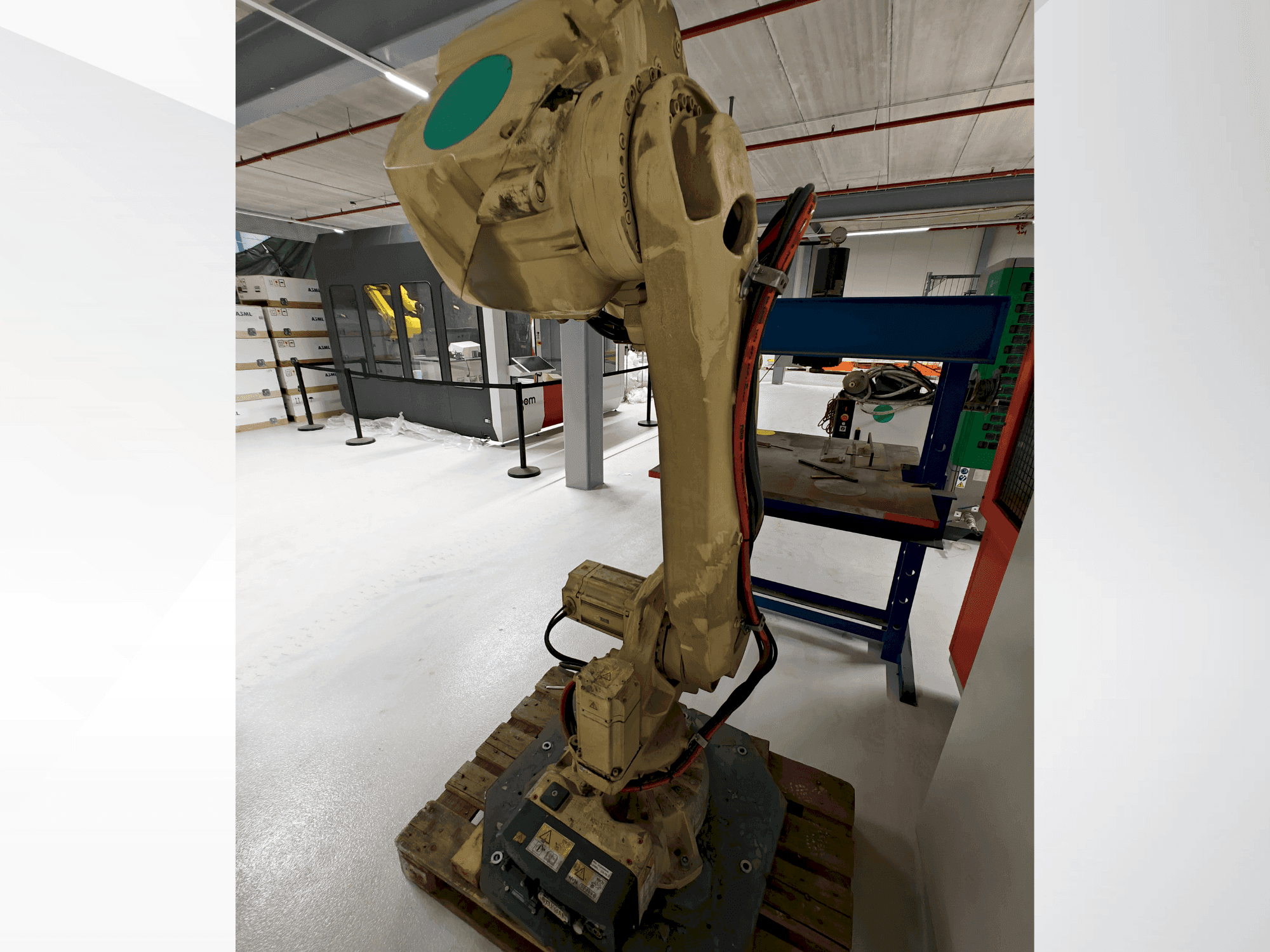 ABB IRB 4600 M2004 Mašinos vaizdas iš priekio