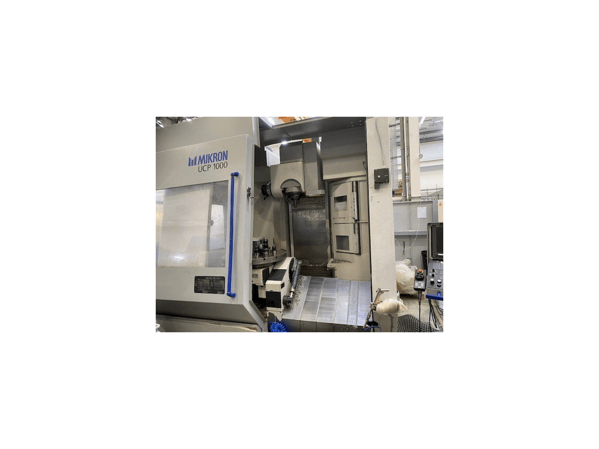 MIKRON UCP 1000 Mašinos vaizdas iš priekio