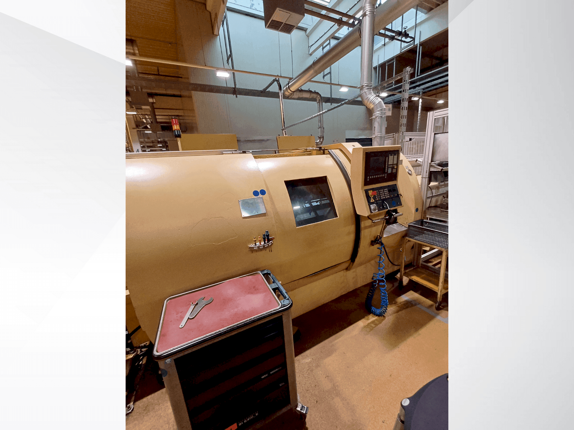TRENS SBL500 CNC Mašinos vaizdas iš priekio