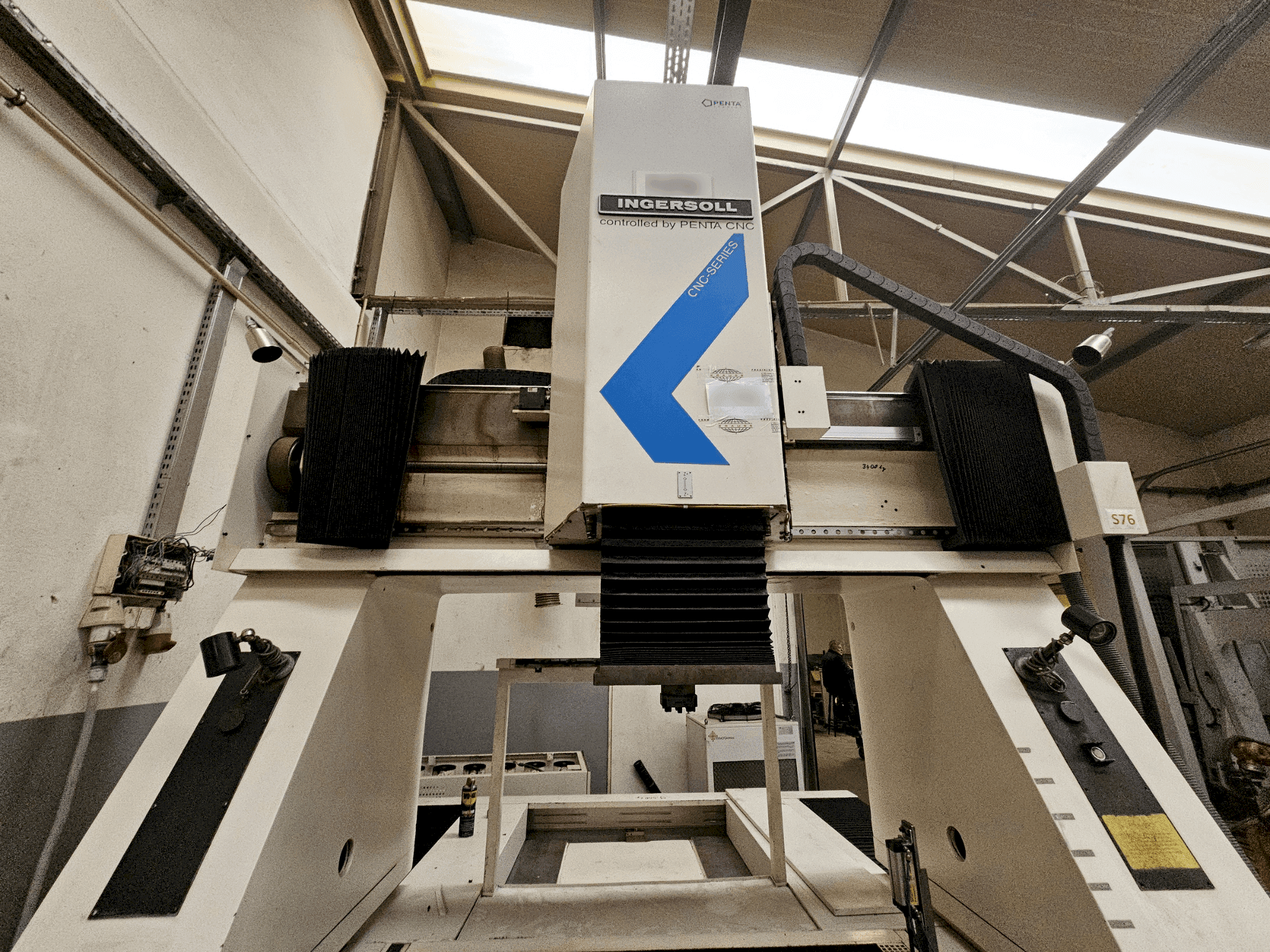 INGERSOLL IG1300 PENTA Mašinos vaizdas iš priekio