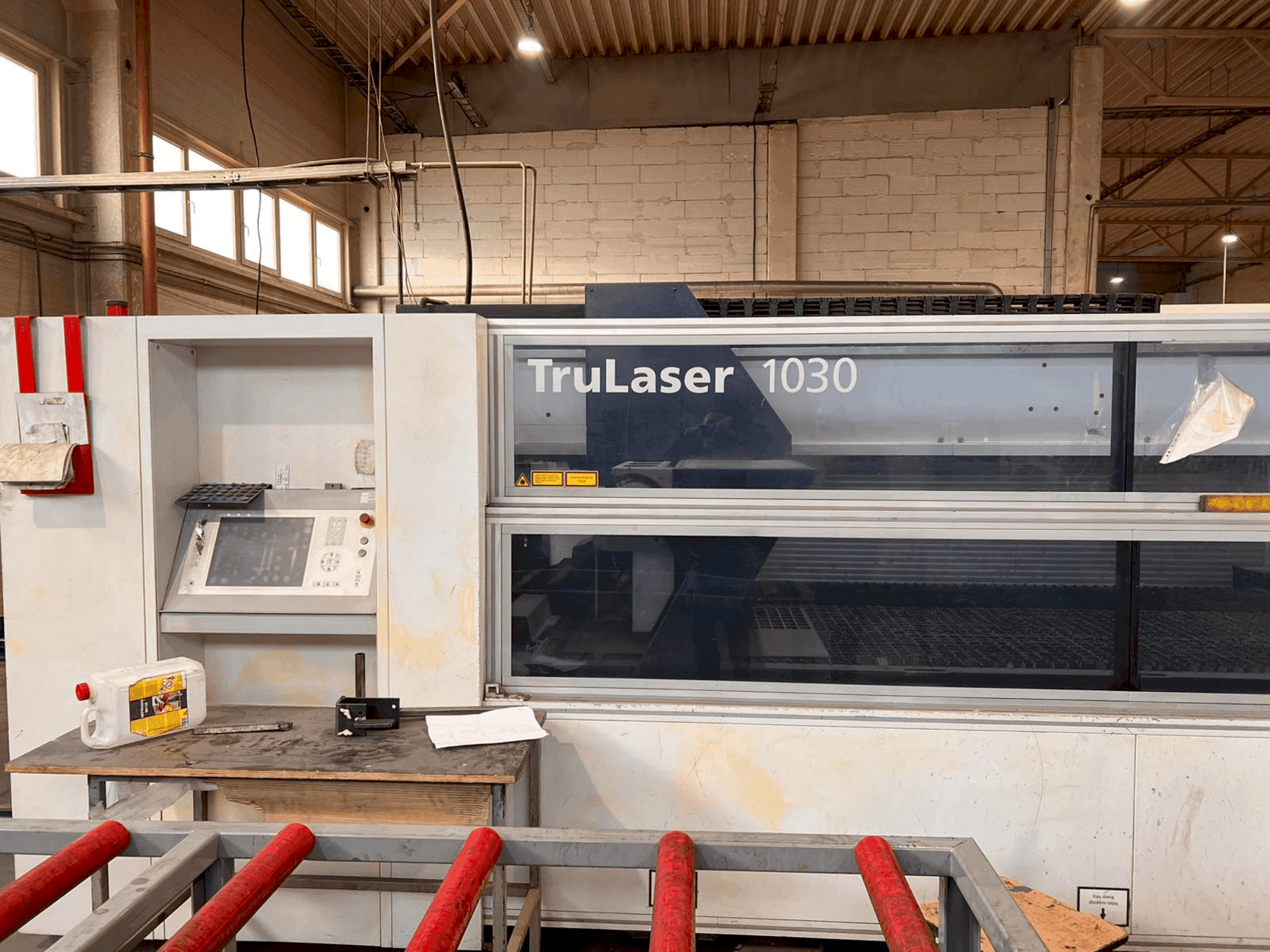 TRUMPF TruLaser 1030 Mašinos vaizdas iš priekio