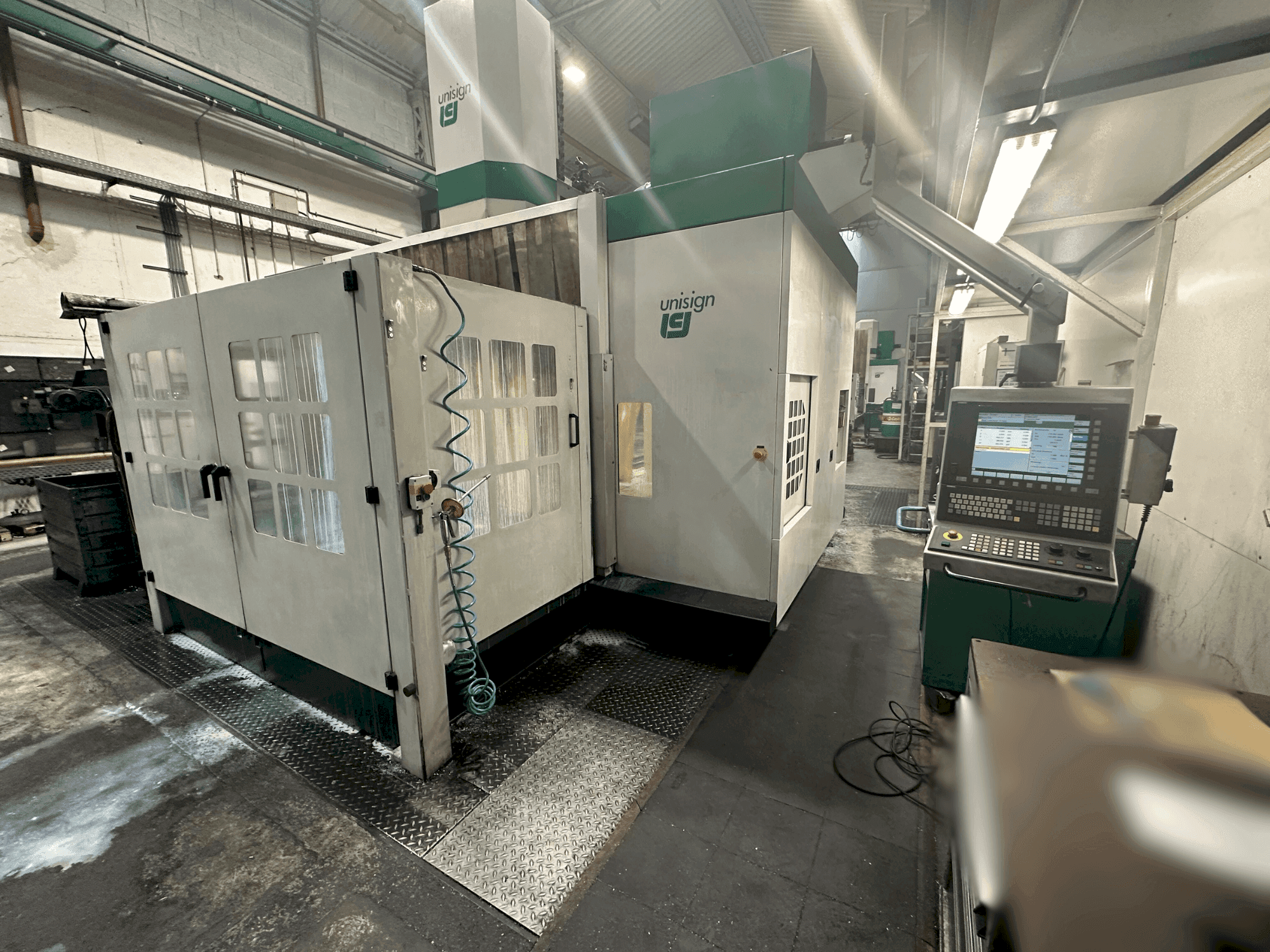 Unisign UNIPORT 6000 Mašinos vaizdas iš priekio