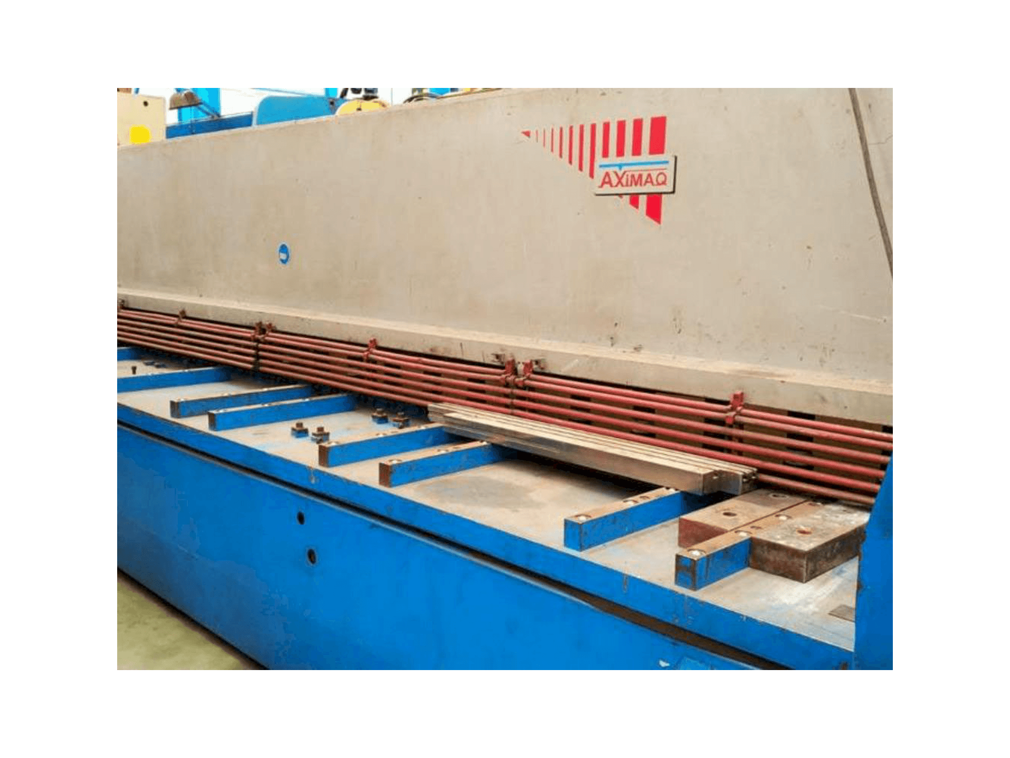 Axial CP-1060 Mašinos vaizdas iš priekio