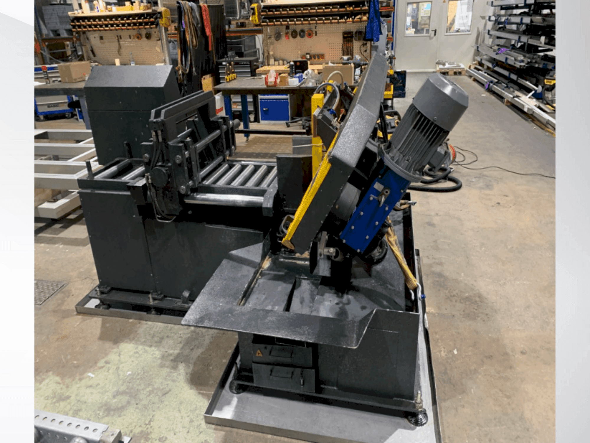 BEKA-MAK BMSO 320 GH Mašinos vaizdas iš priekio