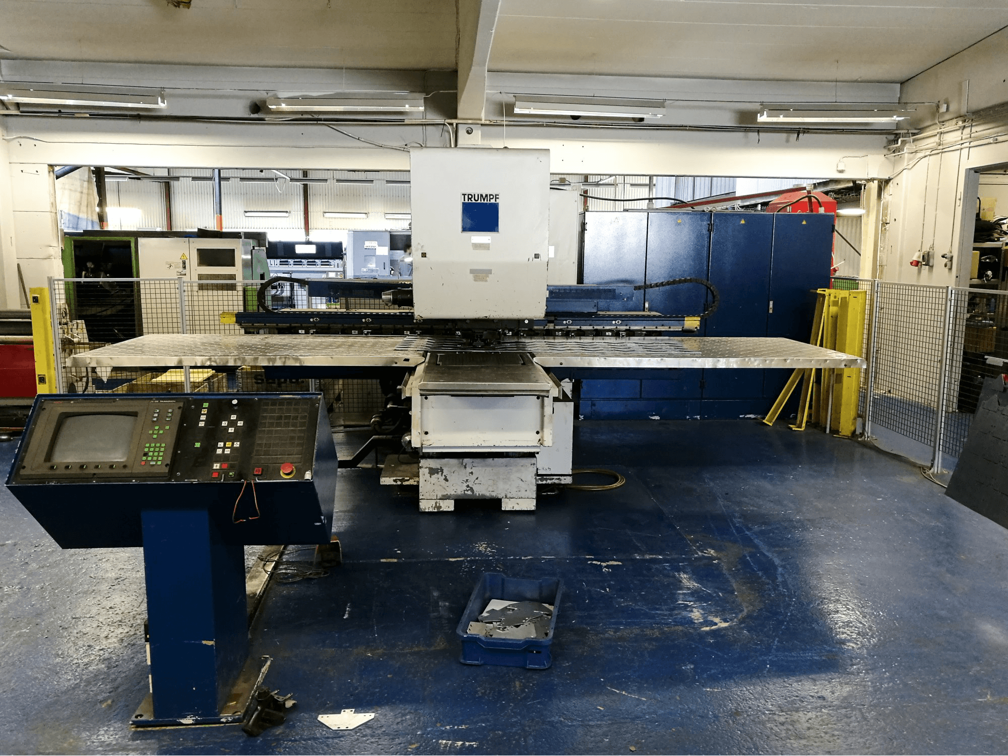 Trumpf Trumatic 260 Rotation Mašinos dešinės pusės vaizdas