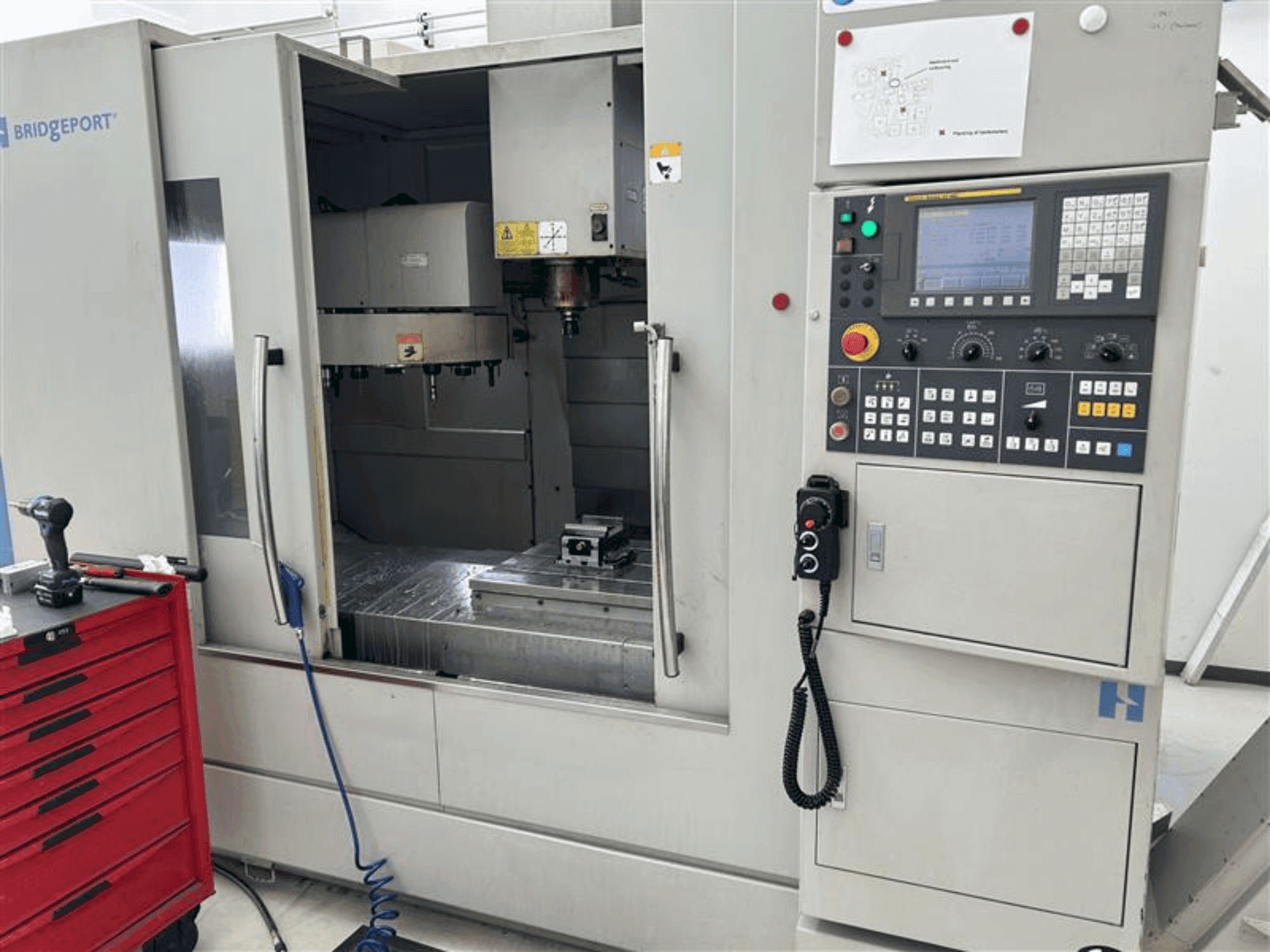 Bridgeport GX 1000 Mašinos vaizdas iš priekio