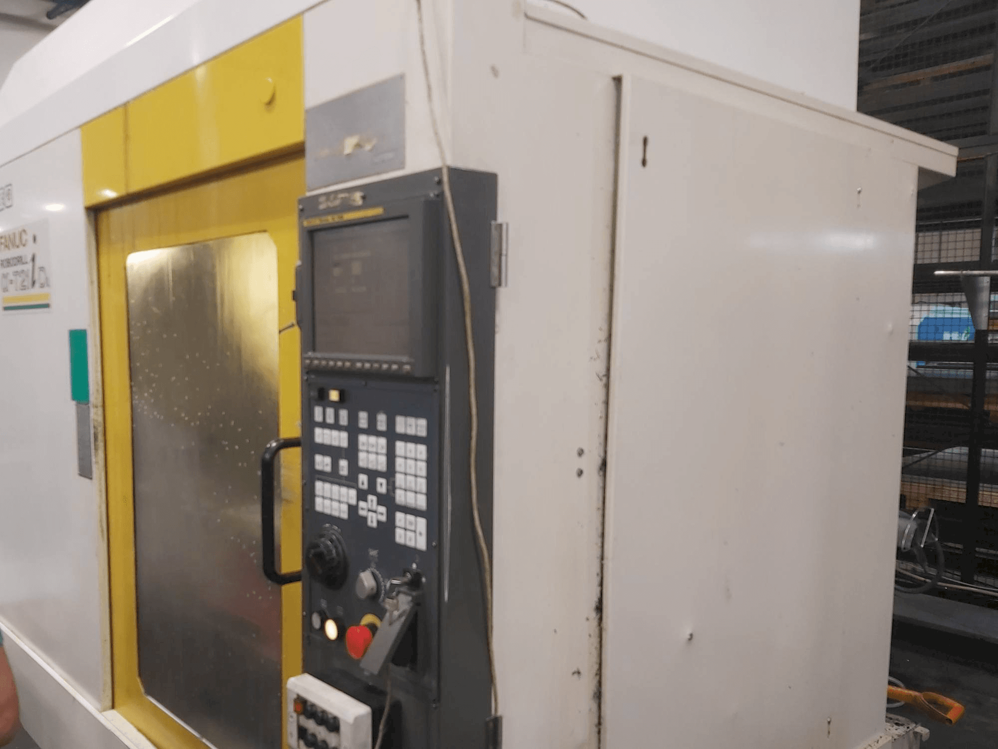 FANUC Robodrill Alpha T21D Mašinos vaizdas iš priekio
