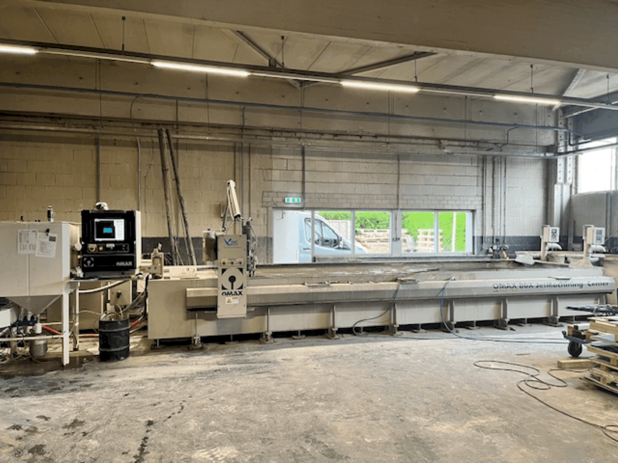 OMAX 80X Mašinos vaizdas iš priekio