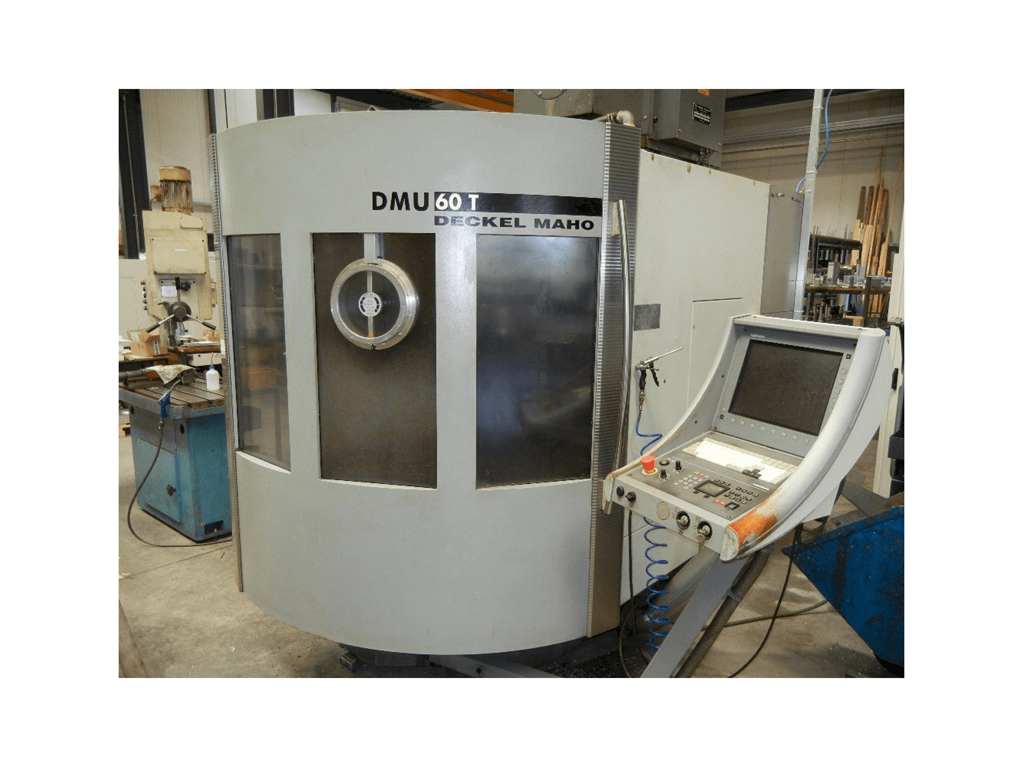 DECKEL MAHO DMU 60 T Mašinos vaizdas iš priekio
