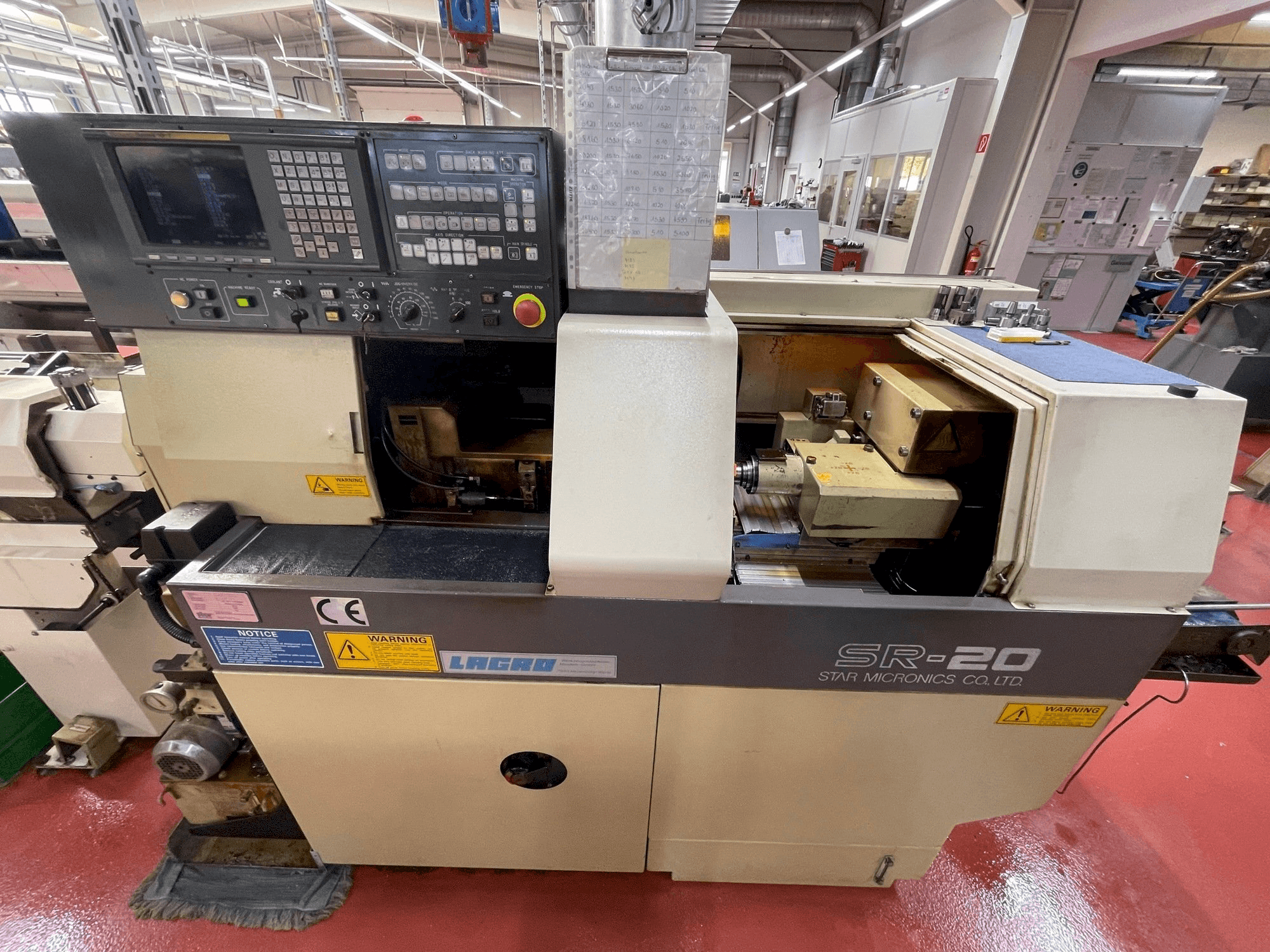 Star SR-20 Mašinos vaizdas iš priekio