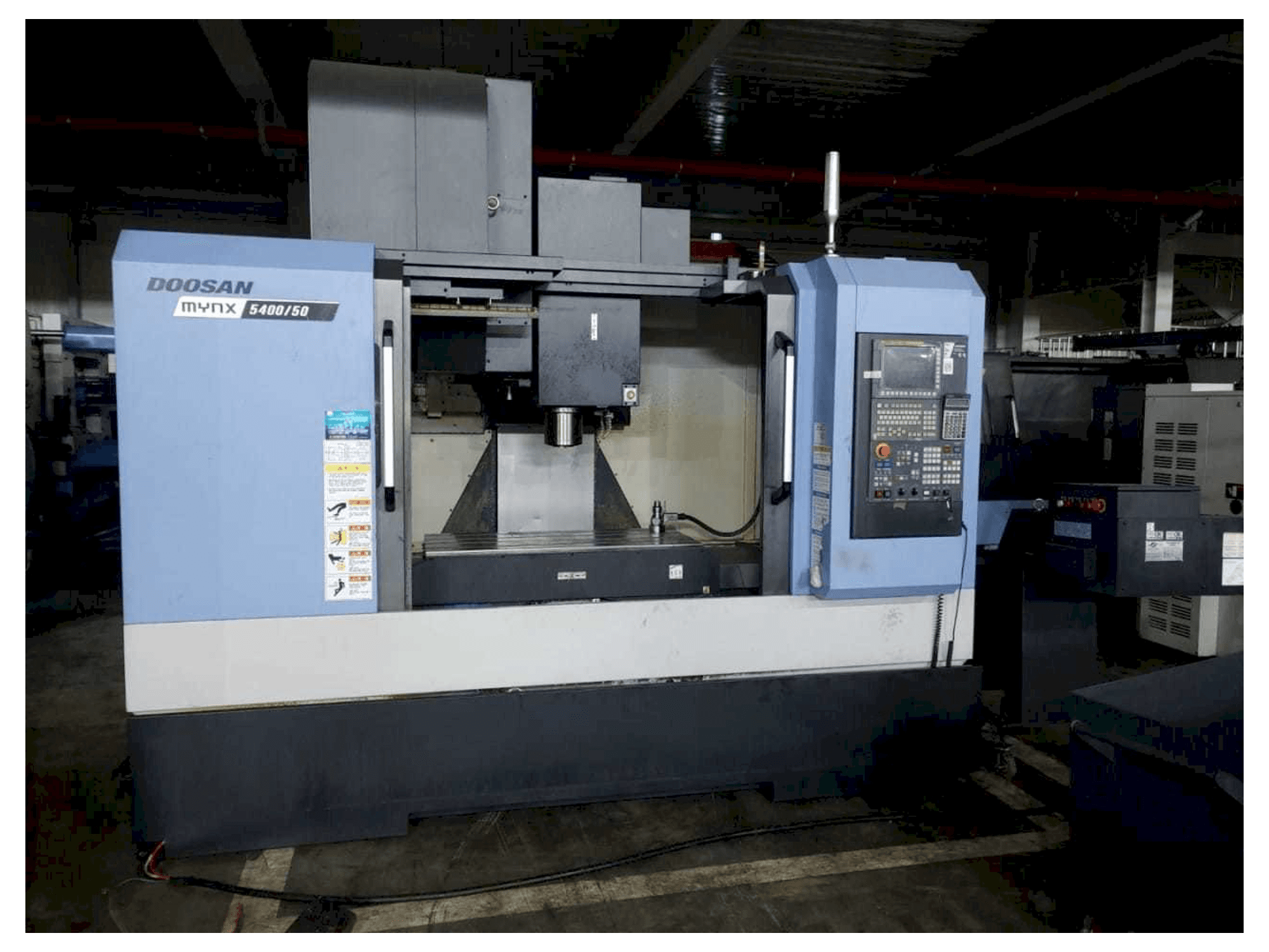 Doosan MYNX 5400/50 Mašinos vaizdas iš priekio