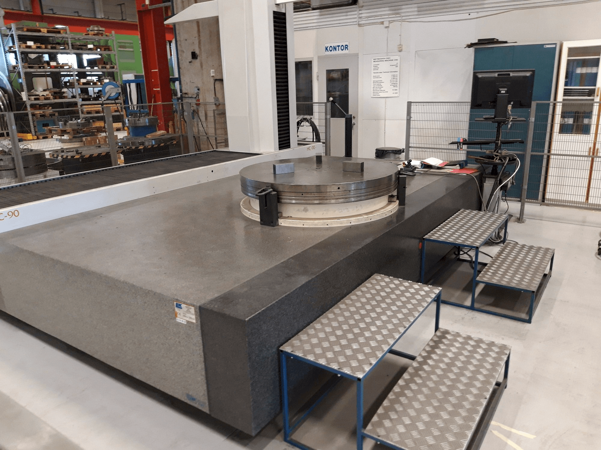 LK HC90 Mašinos vaizdas iš priekio