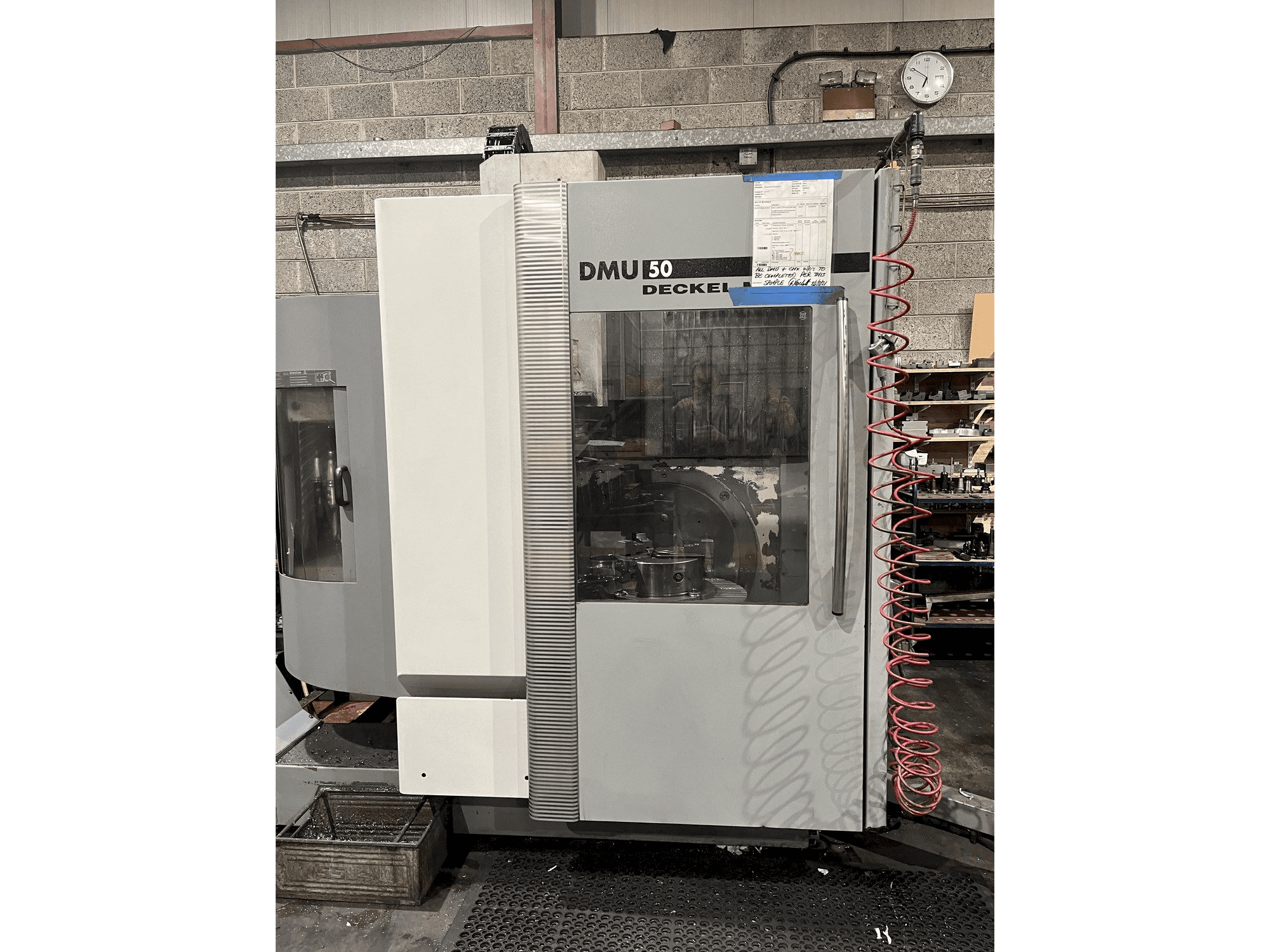 DECKEL MAHO DMU 50 Mašinos vaizdas iš priekio