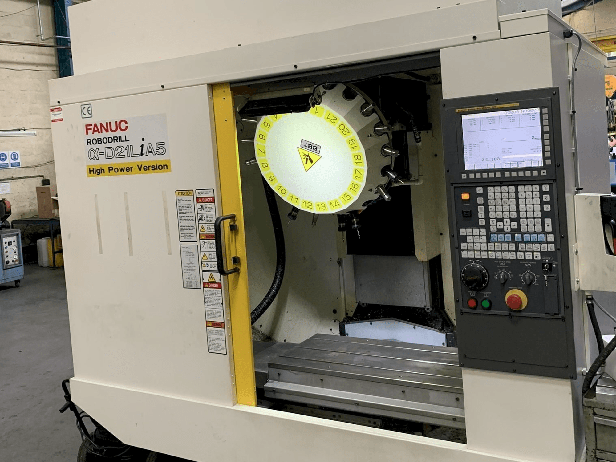 FANUC Robodrill Alpha D21LiA5 Mašinos vaizdas iš priekio
