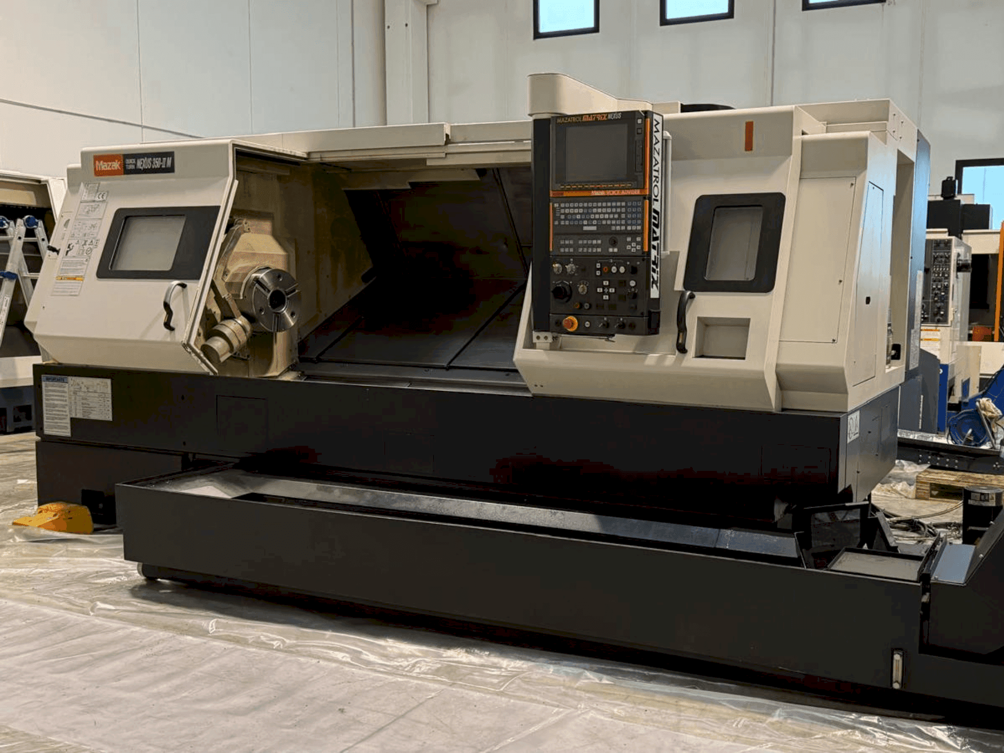 Mazak QT Nexus 350 II M Mašinos vaizdas iš priekio