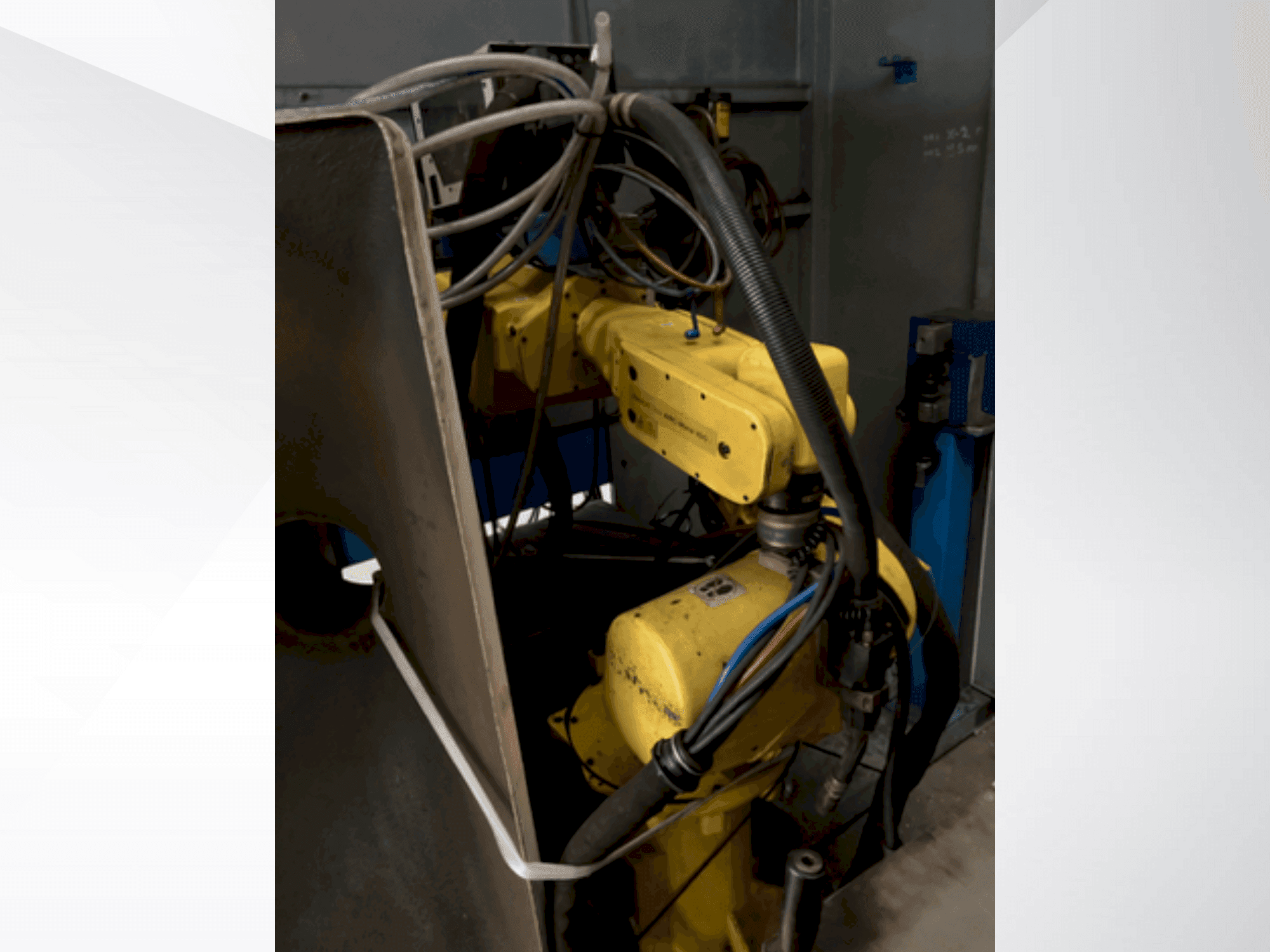 FANUC ARC Mate 100i Mašinos vaizdas iš priekio