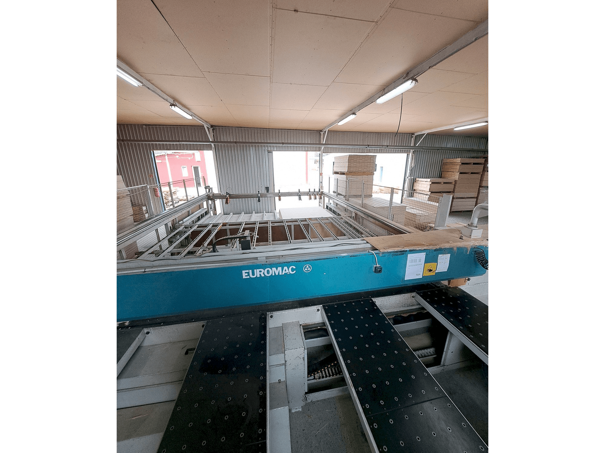 Euromac LOGICA PINZE TAVOLA 4500 Mašinos vaizdas iš priekio