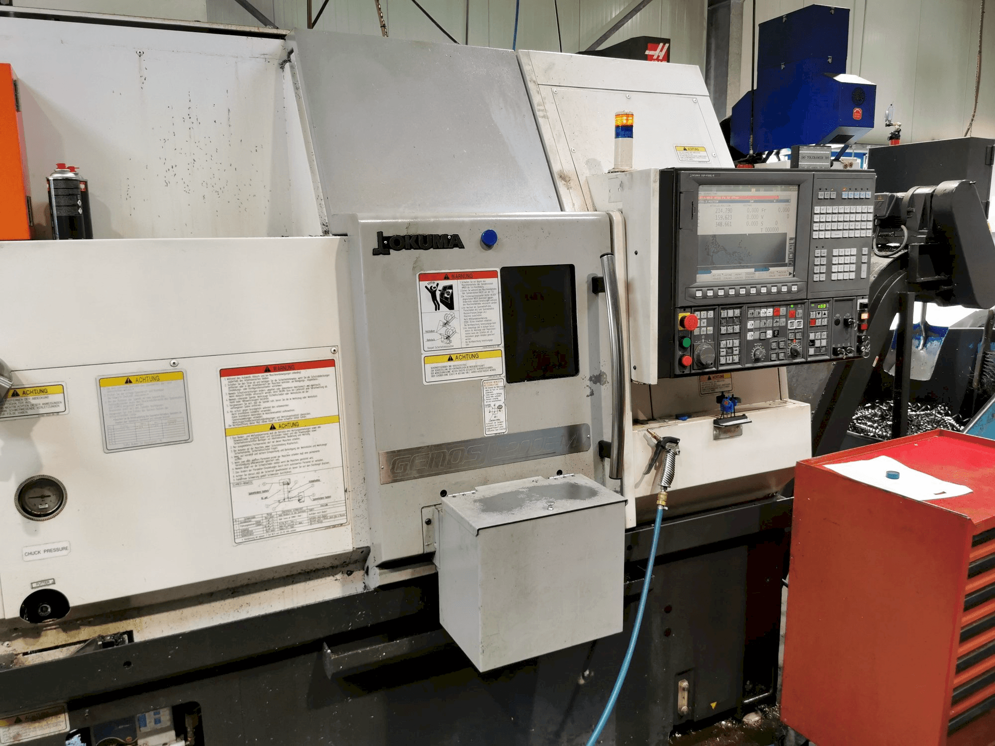 Okuma GENOS L200E-MY Mašinos vaizdas iš priekio