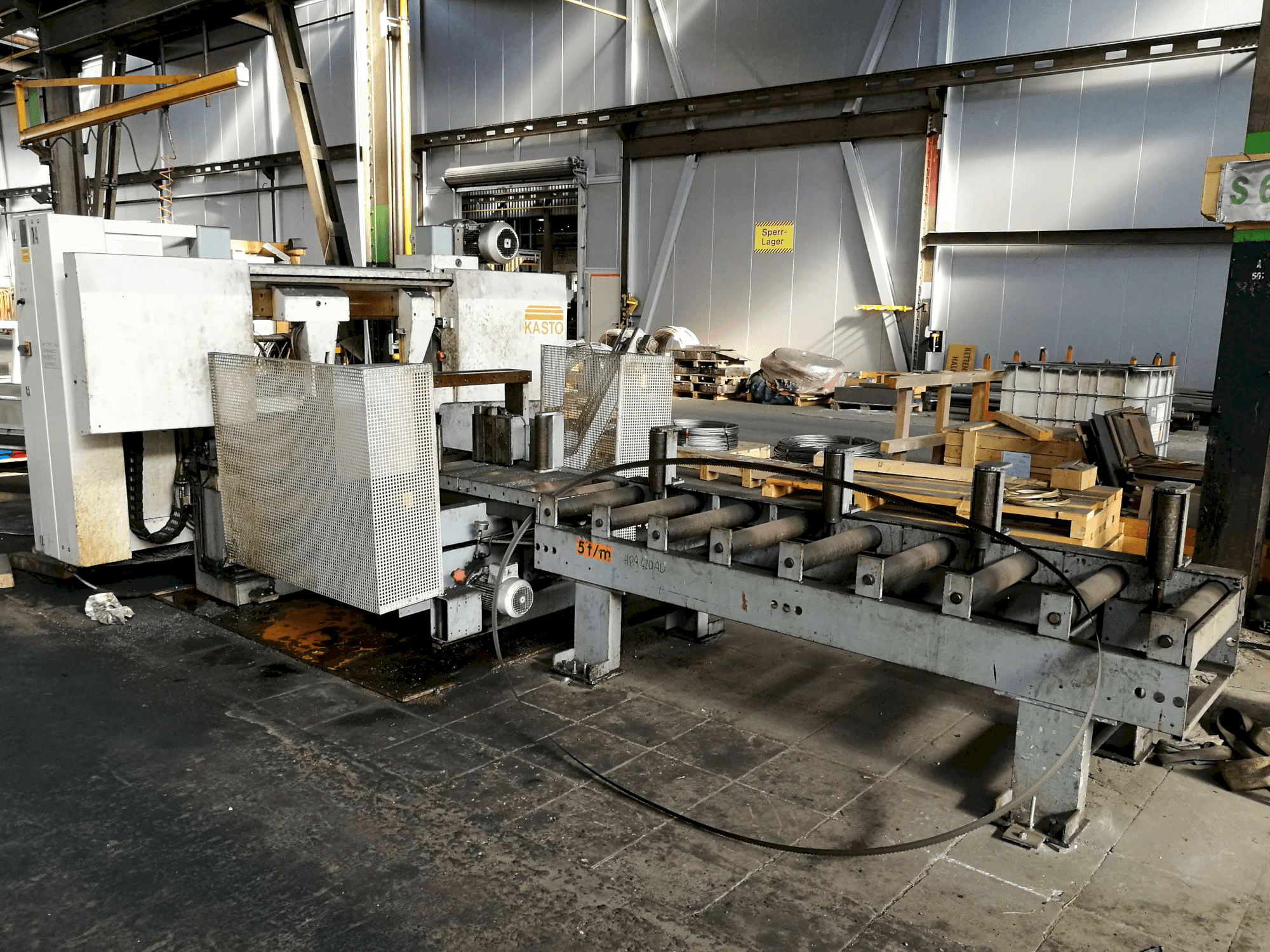 KASTO HBA 420 AU Mašinos dešinės pusės vaizdas