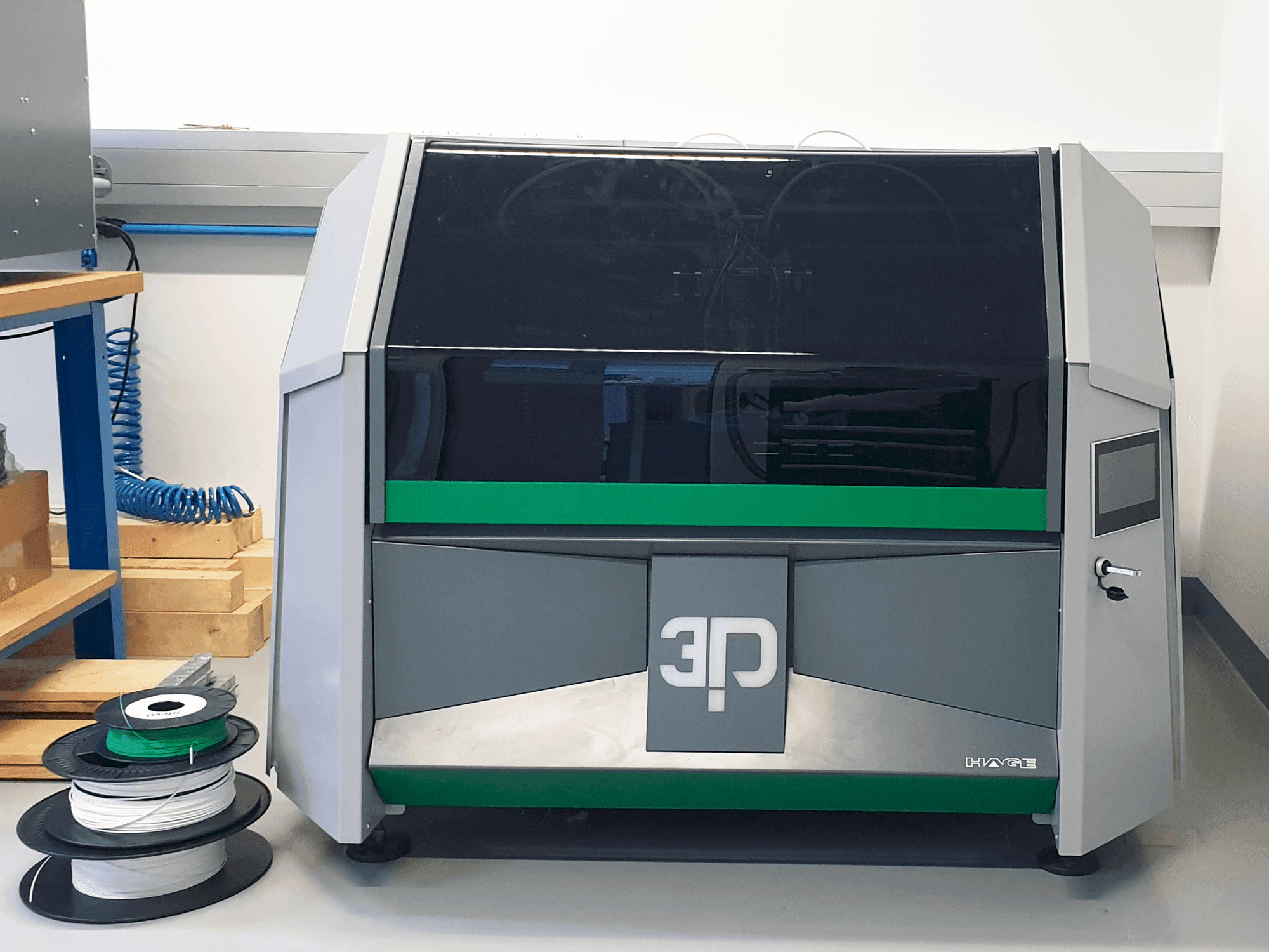 HAGE 3D 140 L-B Mašinos vaizdas iš priekio