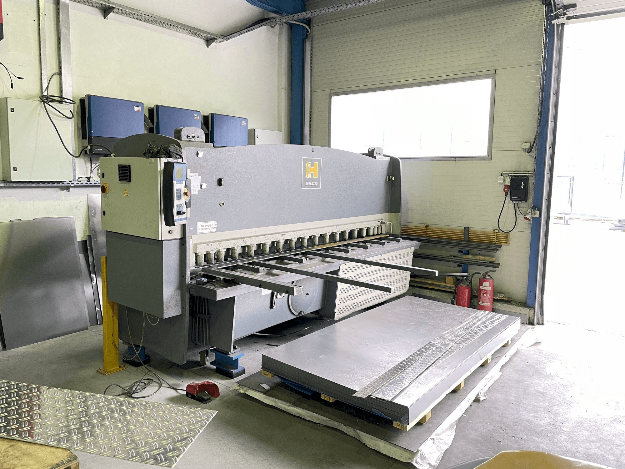 HACO HSLX 3006 Mašinos vaizdas iš priekio