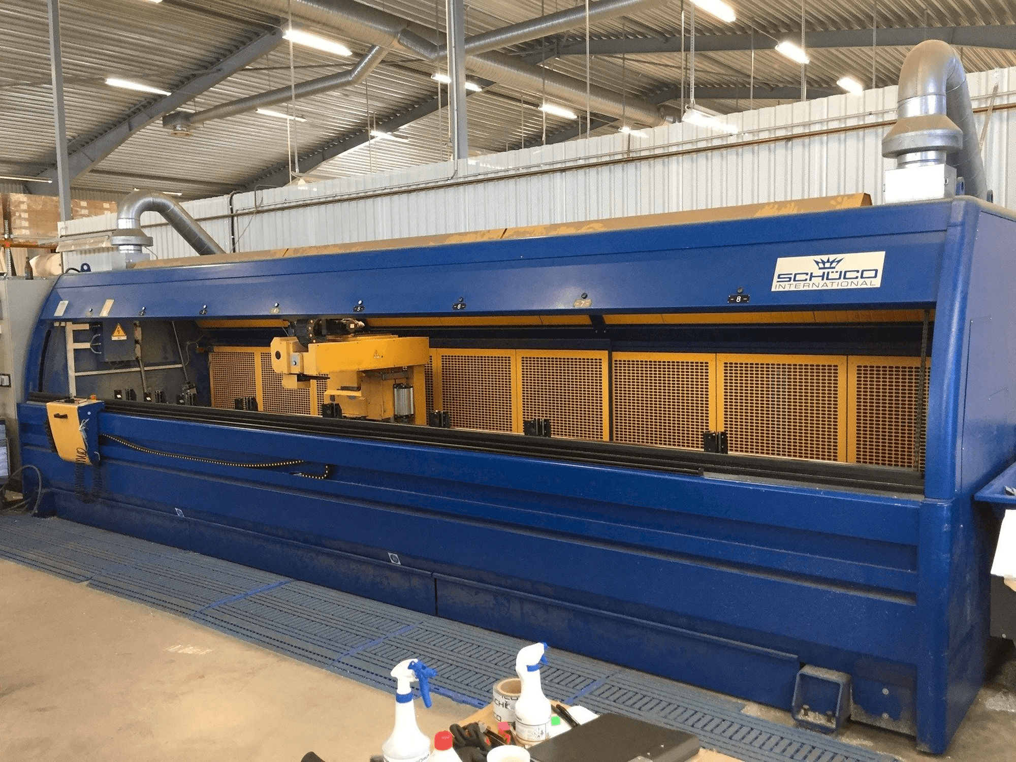 Emmegi Comet Mašinos vaizdas iš priekio