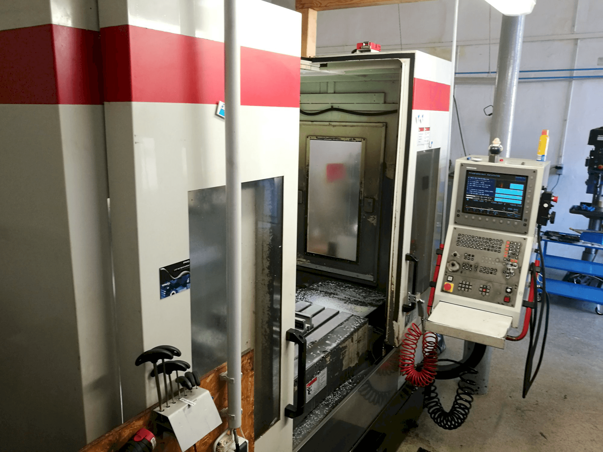 Quaser MV 204 II E Mašinos kairės pusės vaizdas