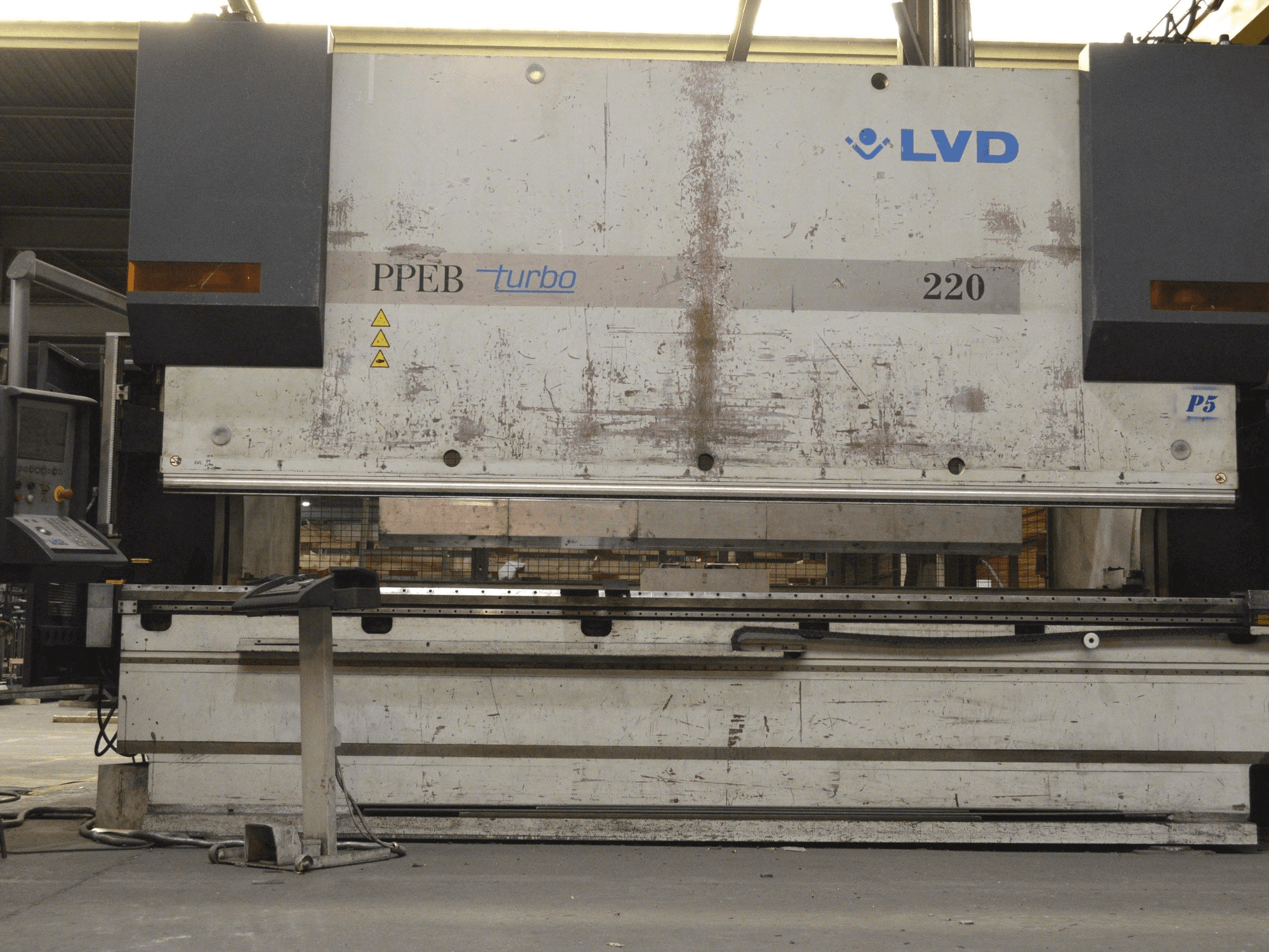 LVD PPEB 220/42 Mašinos vaizdas iš priekio